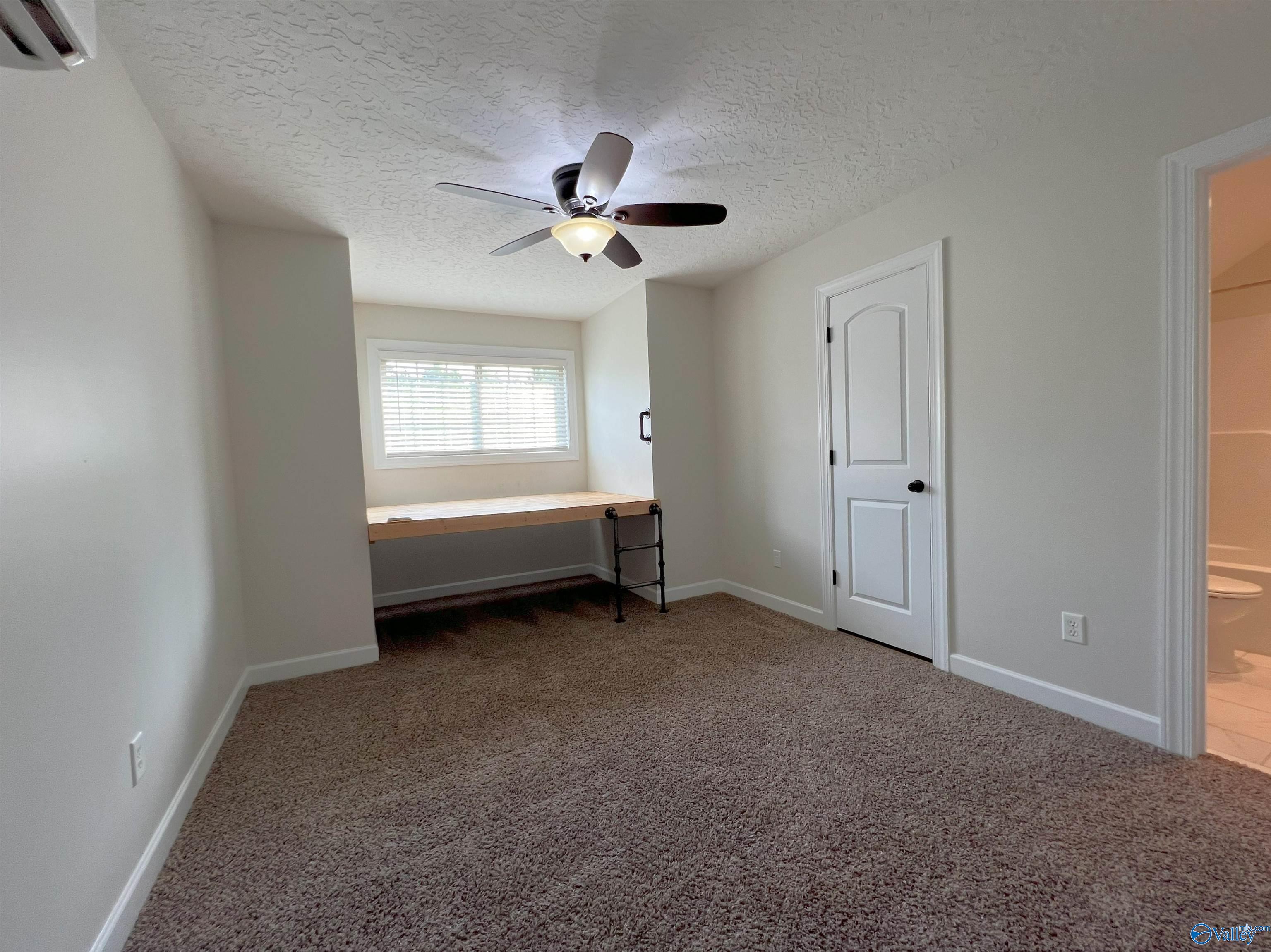 435 Creekside Circle