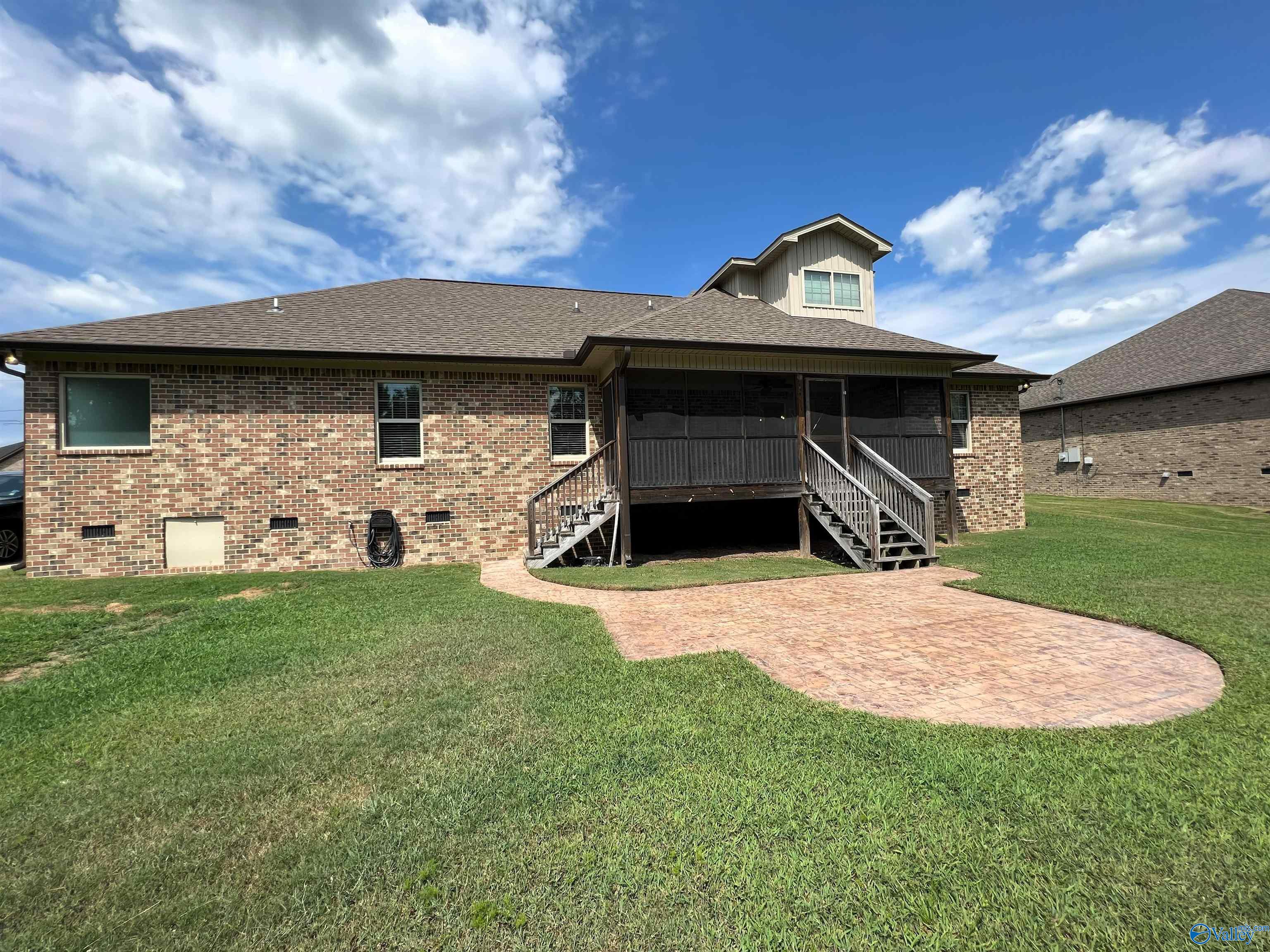 435 Creekside Circle