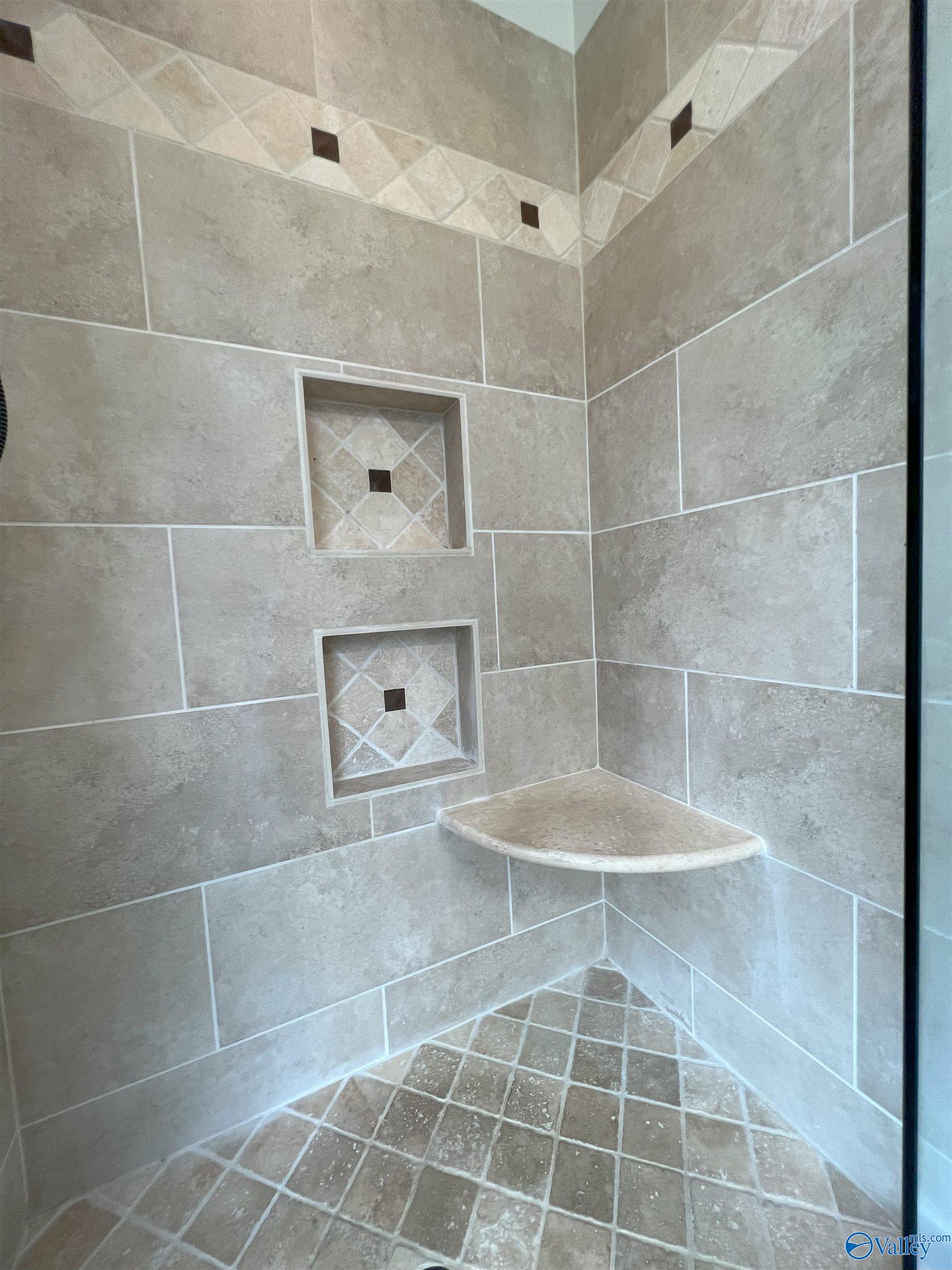 435 Creekside Circle