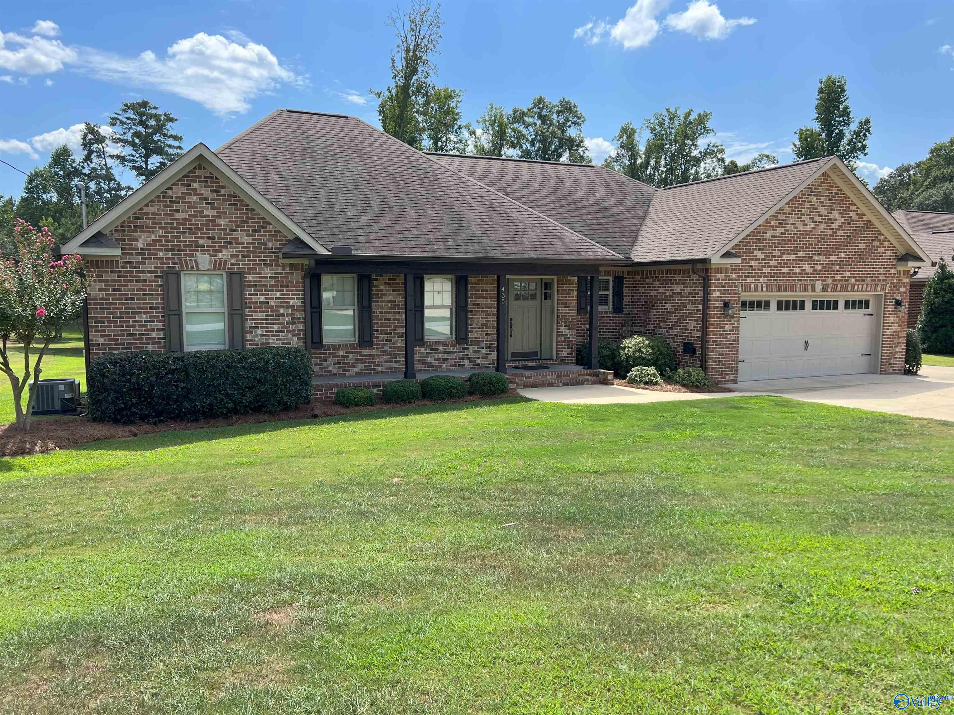 435 Creekside Circle