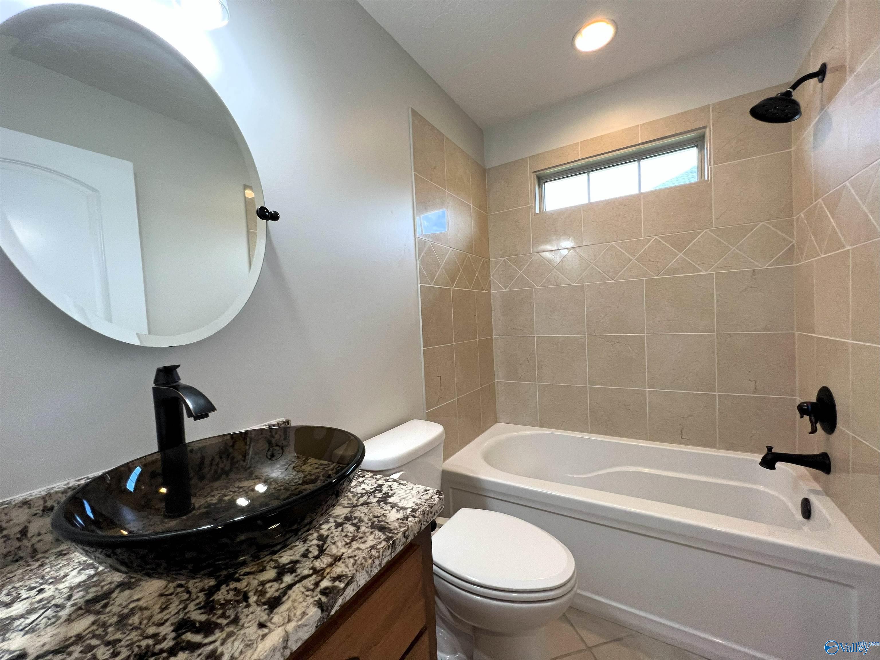 435 Creekside Circle