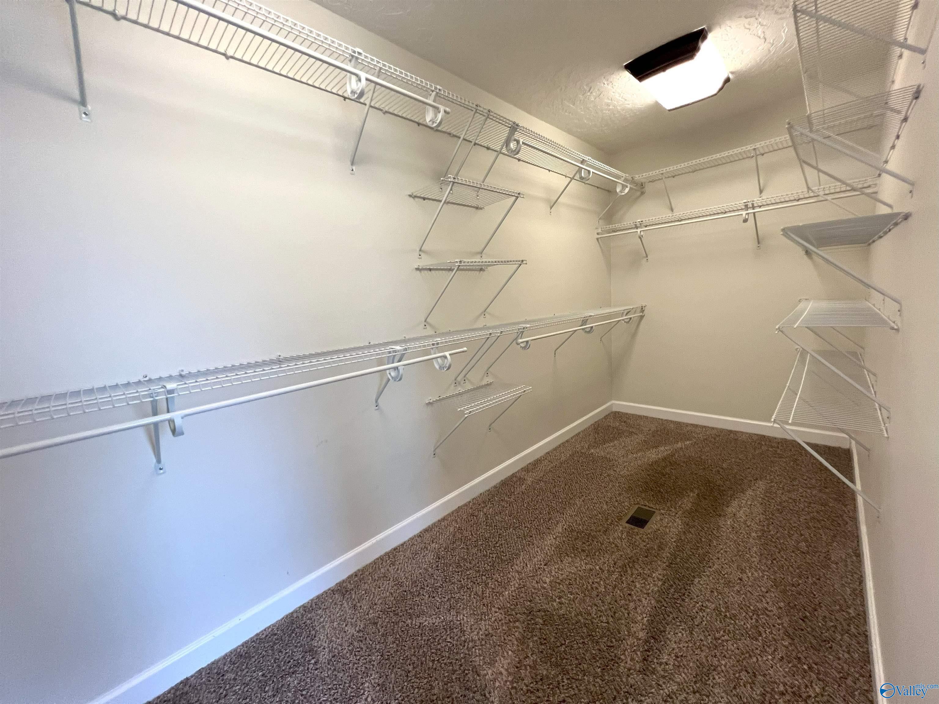 435 Creekside Circle