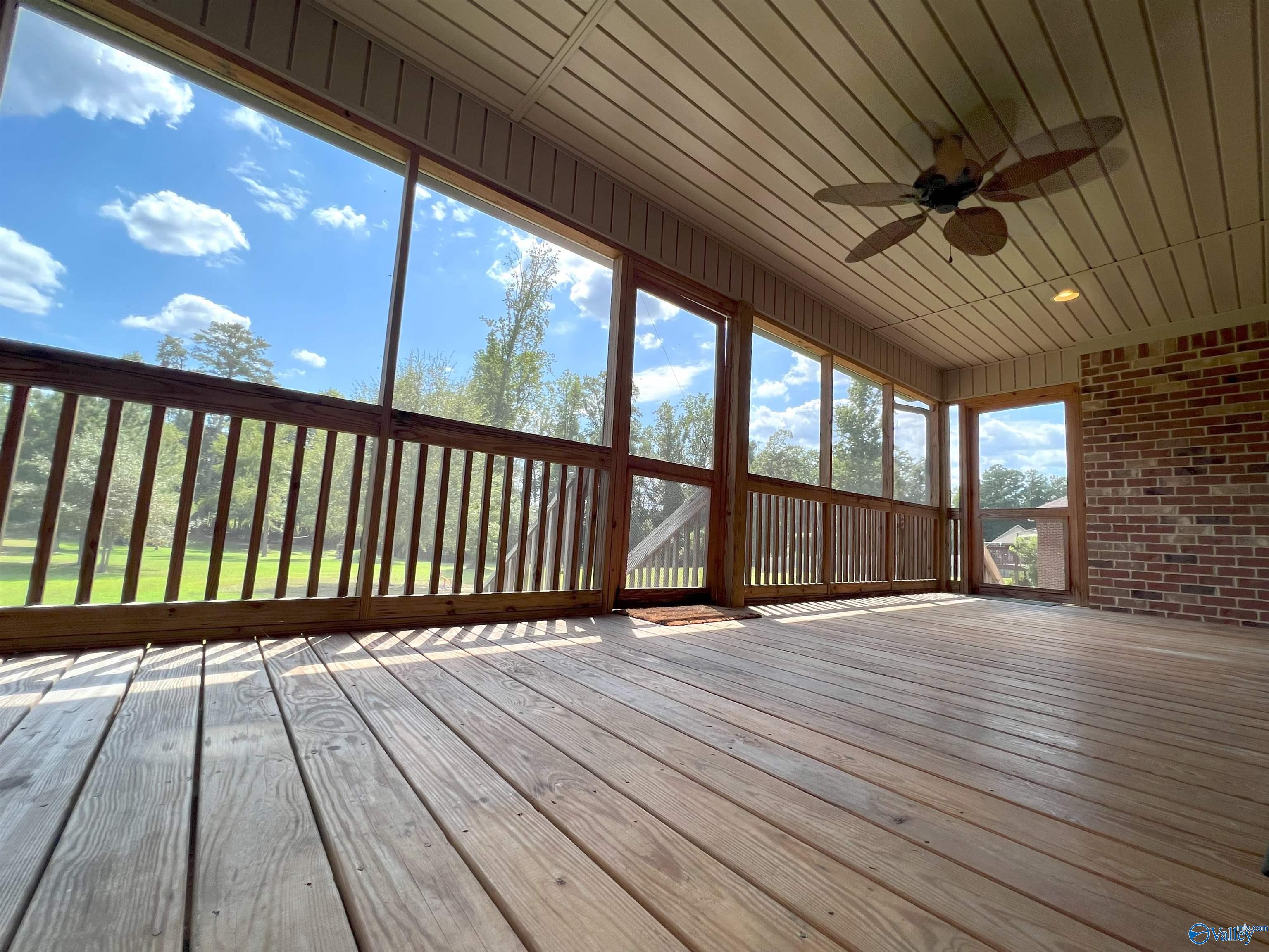 435 Creekside Circle