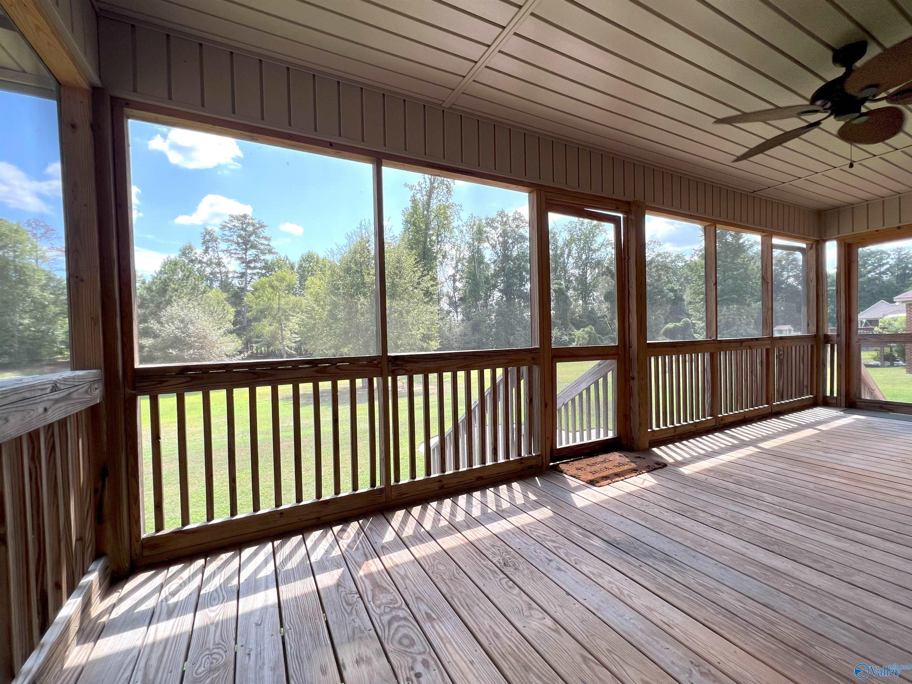 435 Creekside Circle