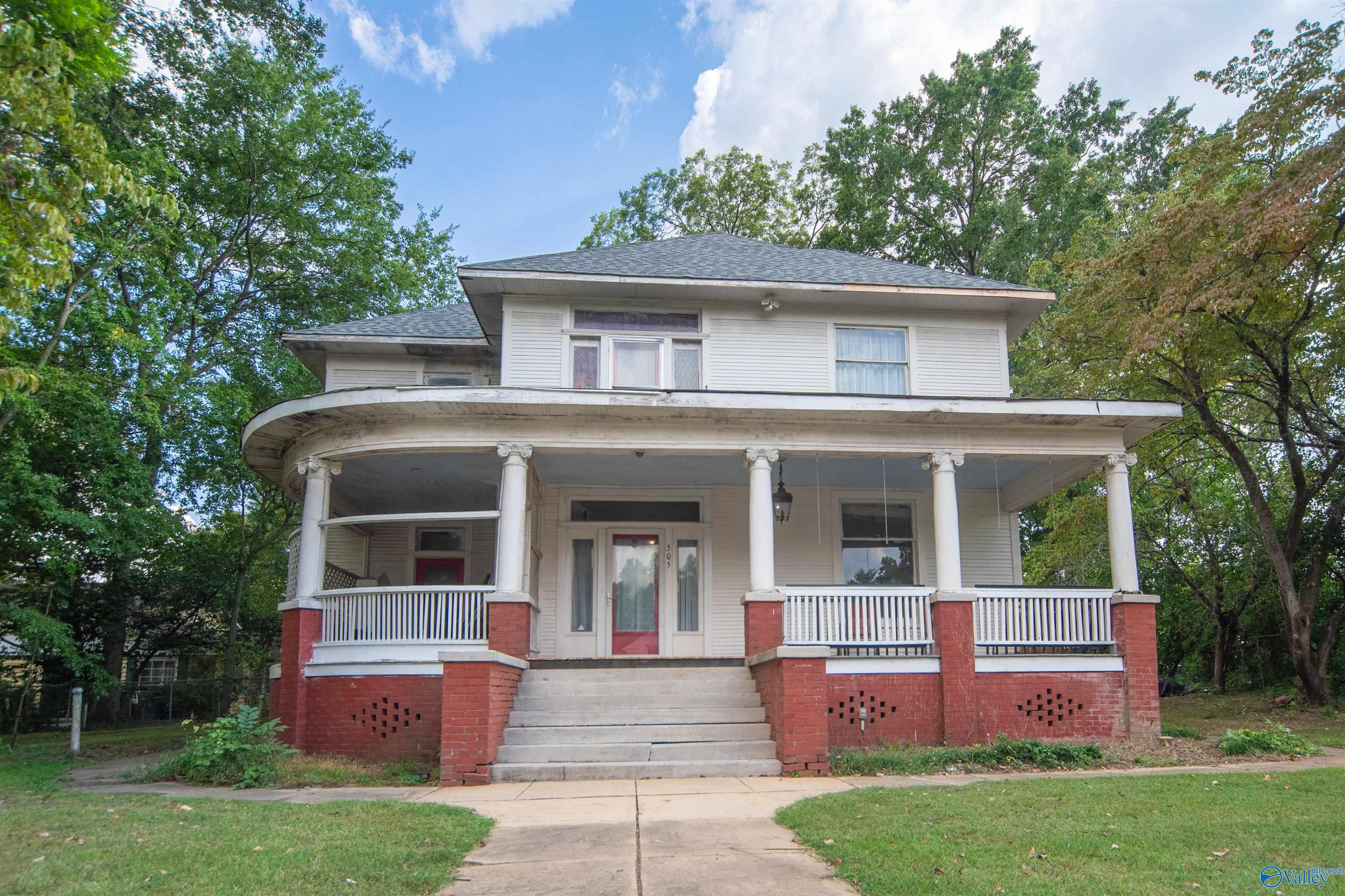 505 Hughes Avenue NE