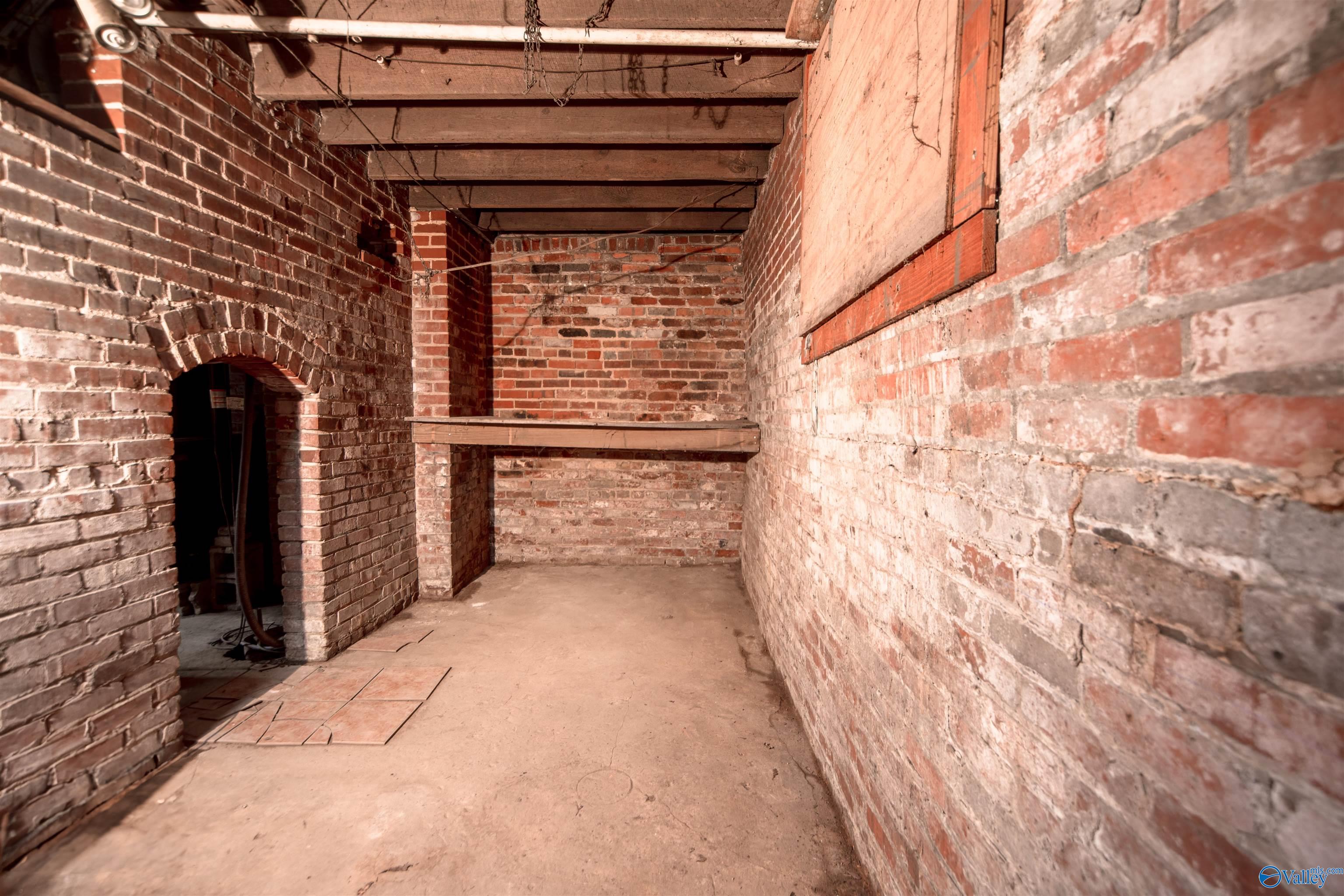 505 Hughes Avenue NE