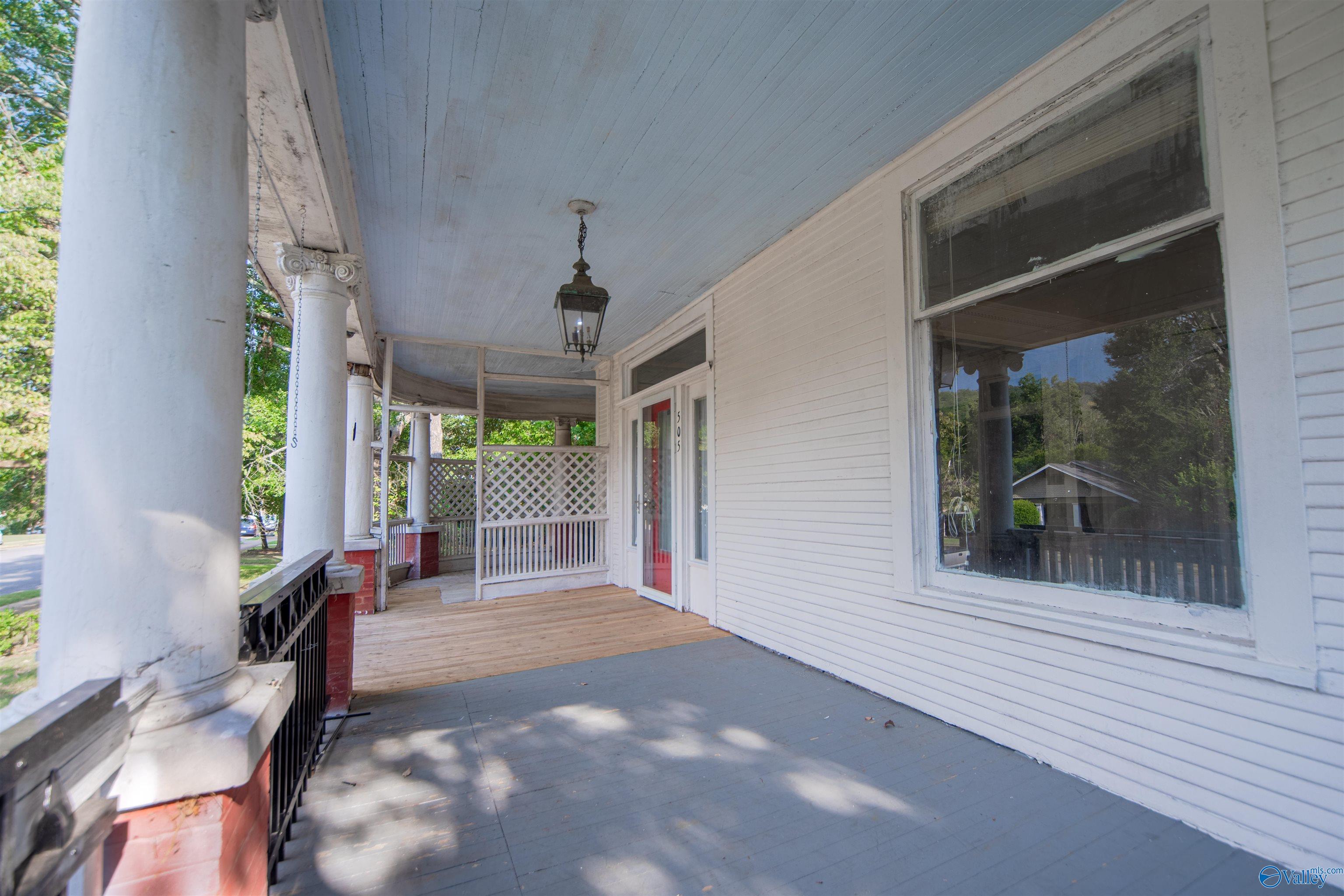 505 Hughes Avenue NE