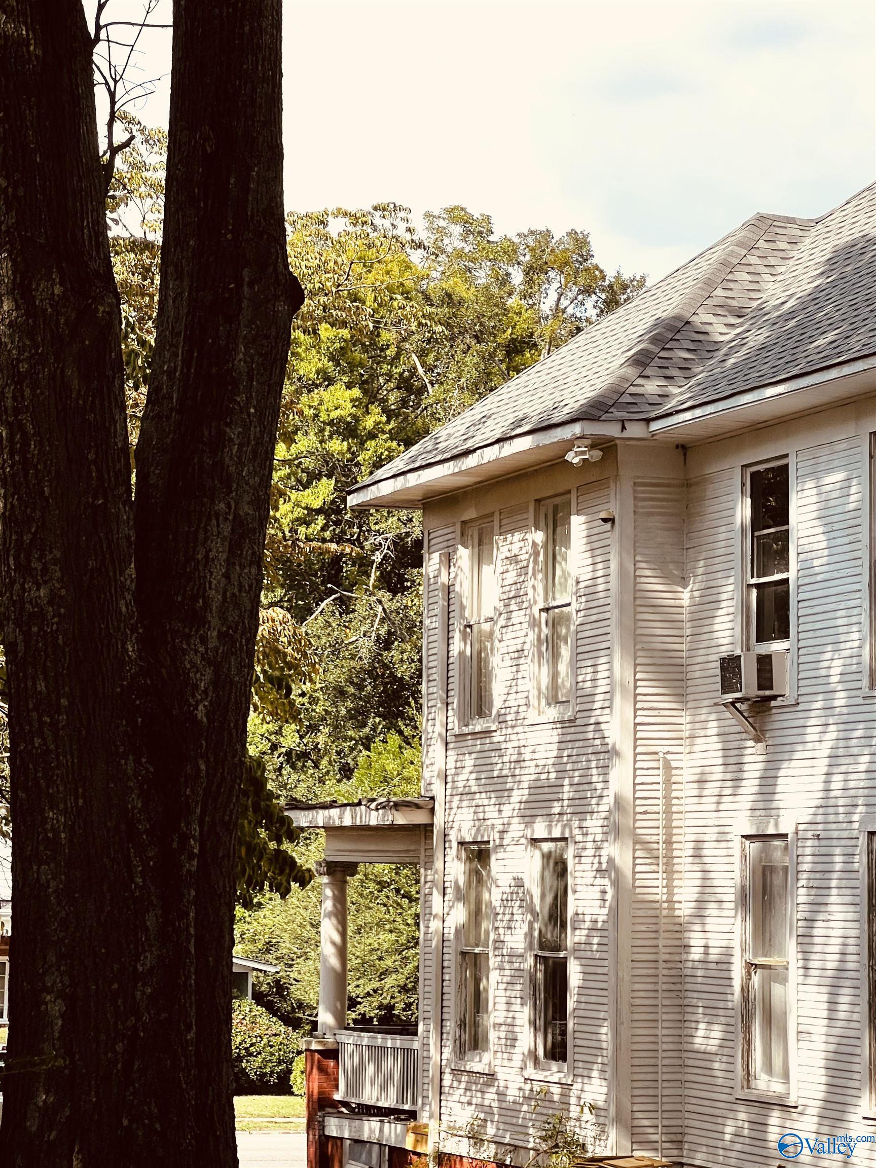 505 Hughes Avenue NE