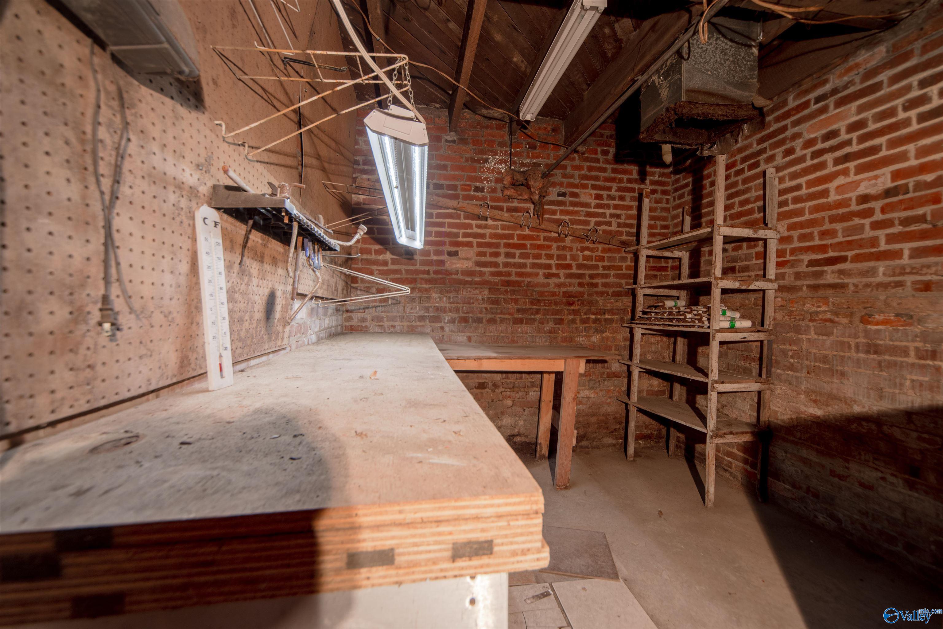 505 Hughes Avenue NE