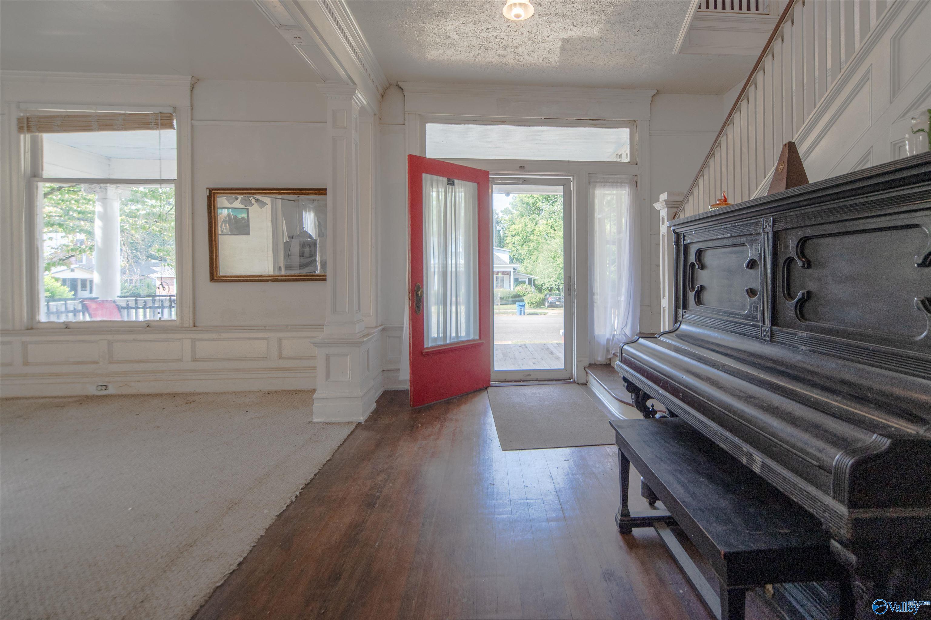 505 Hughes Avenue NE