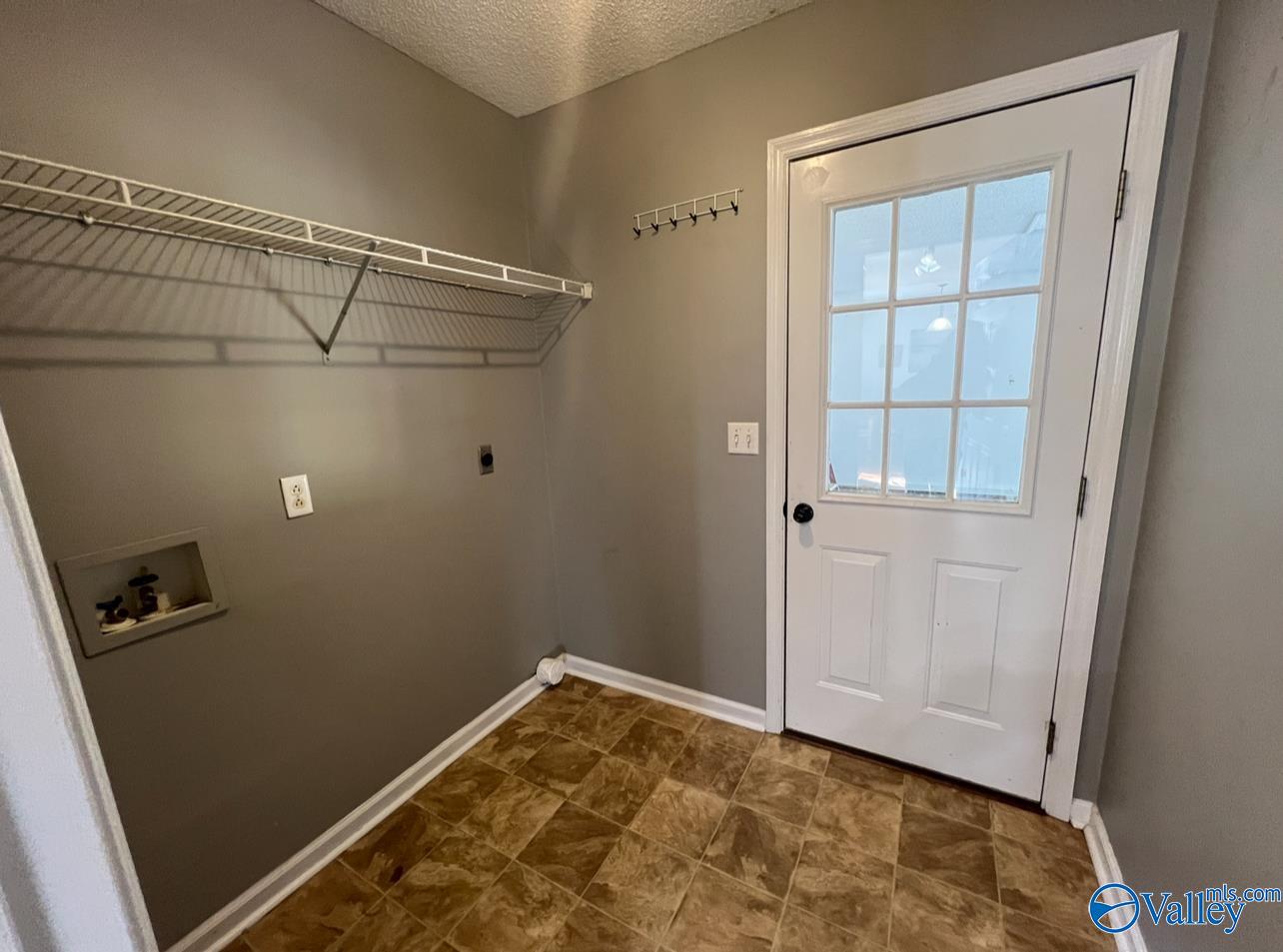 6120 Riveroak Drive S