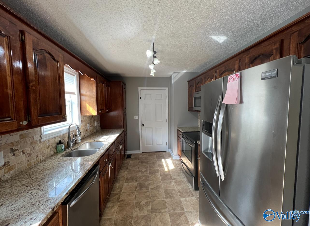 6120 Riveroak Drive S