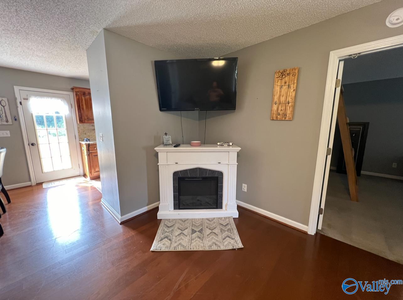 6120 Riveroak Drive S