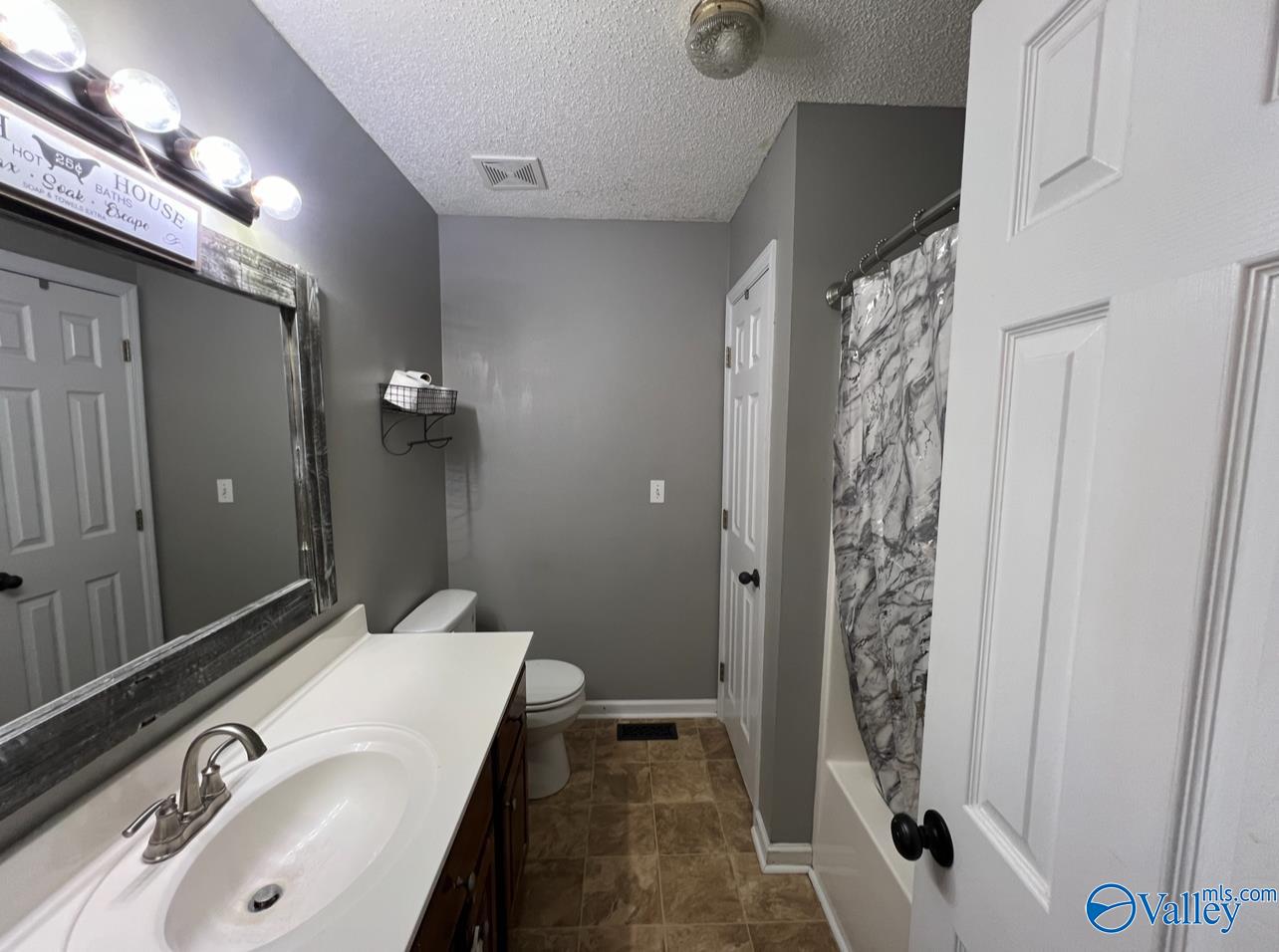 6120 Riveroak Drive S