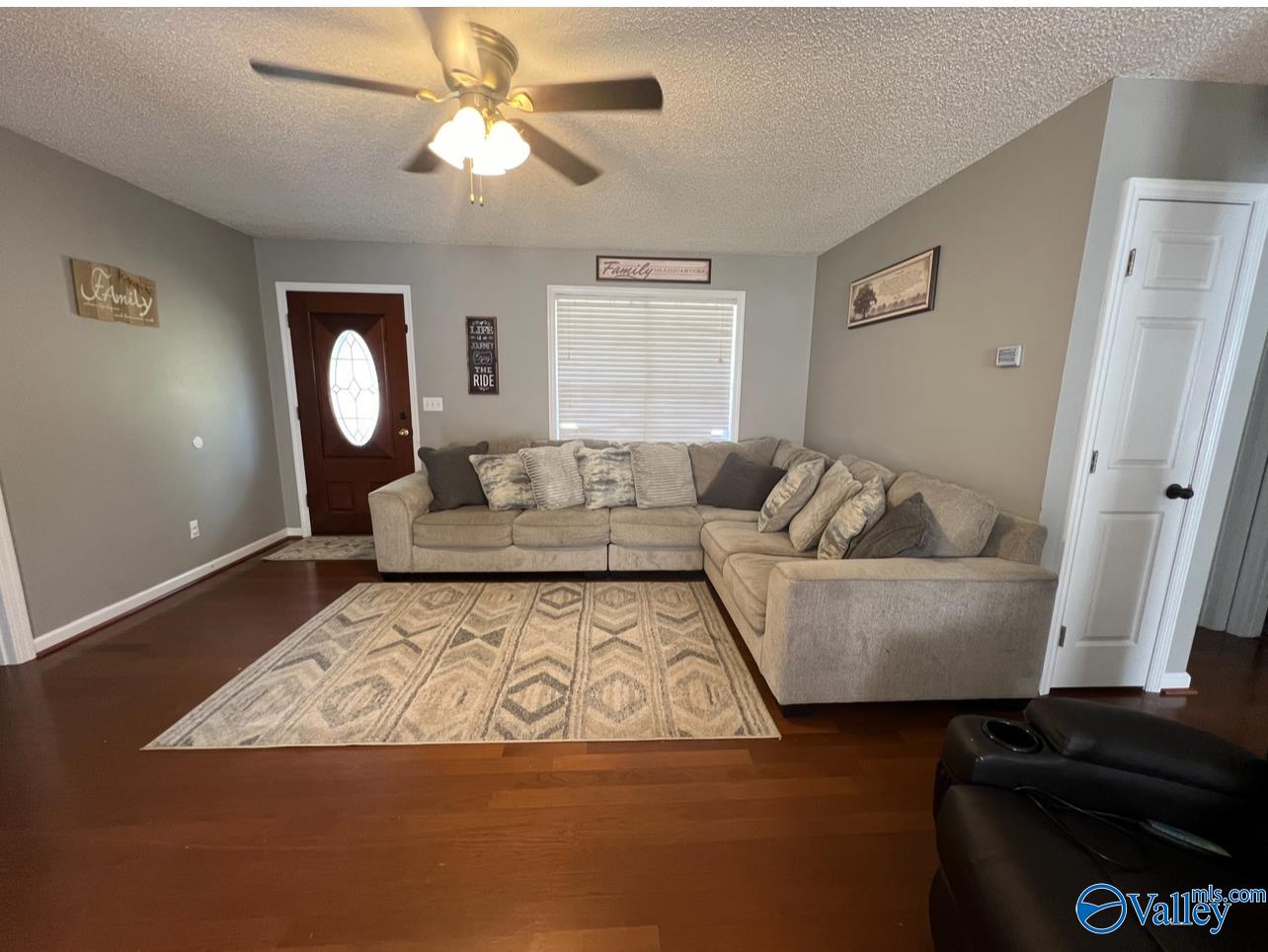 6120 Riveroak Drive S