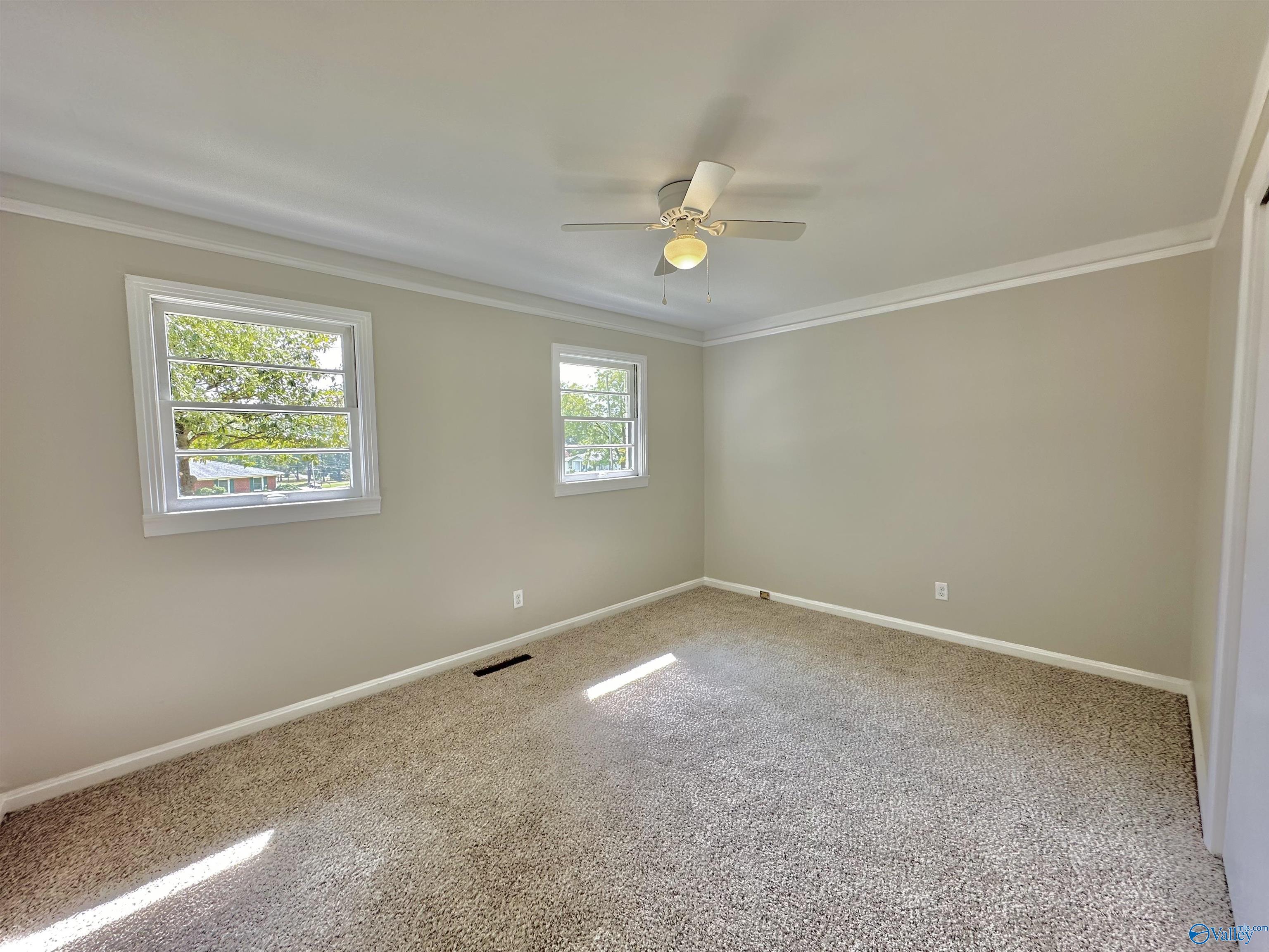 1633 Arrowhead Drive