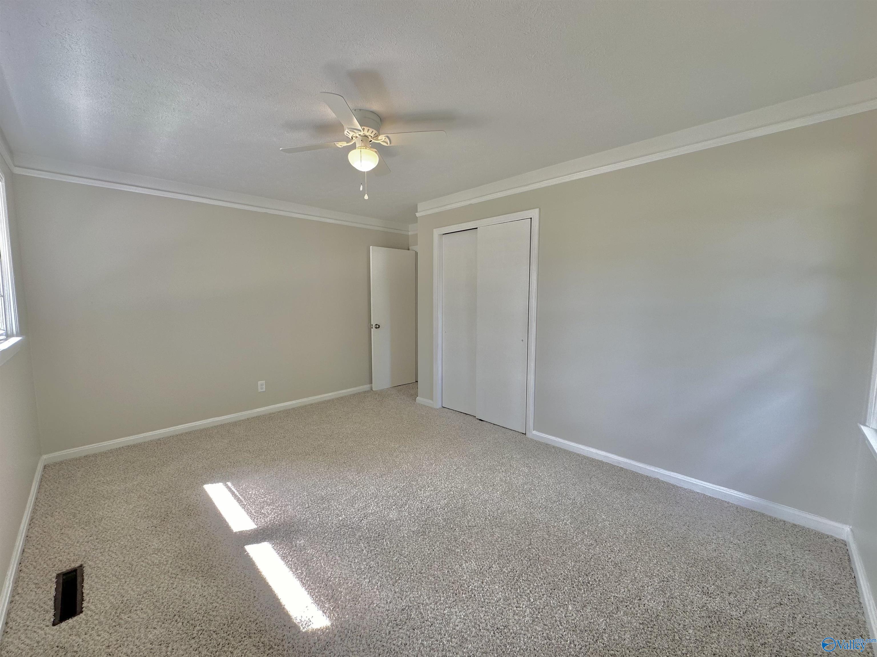 1633 Arrowhead Drive