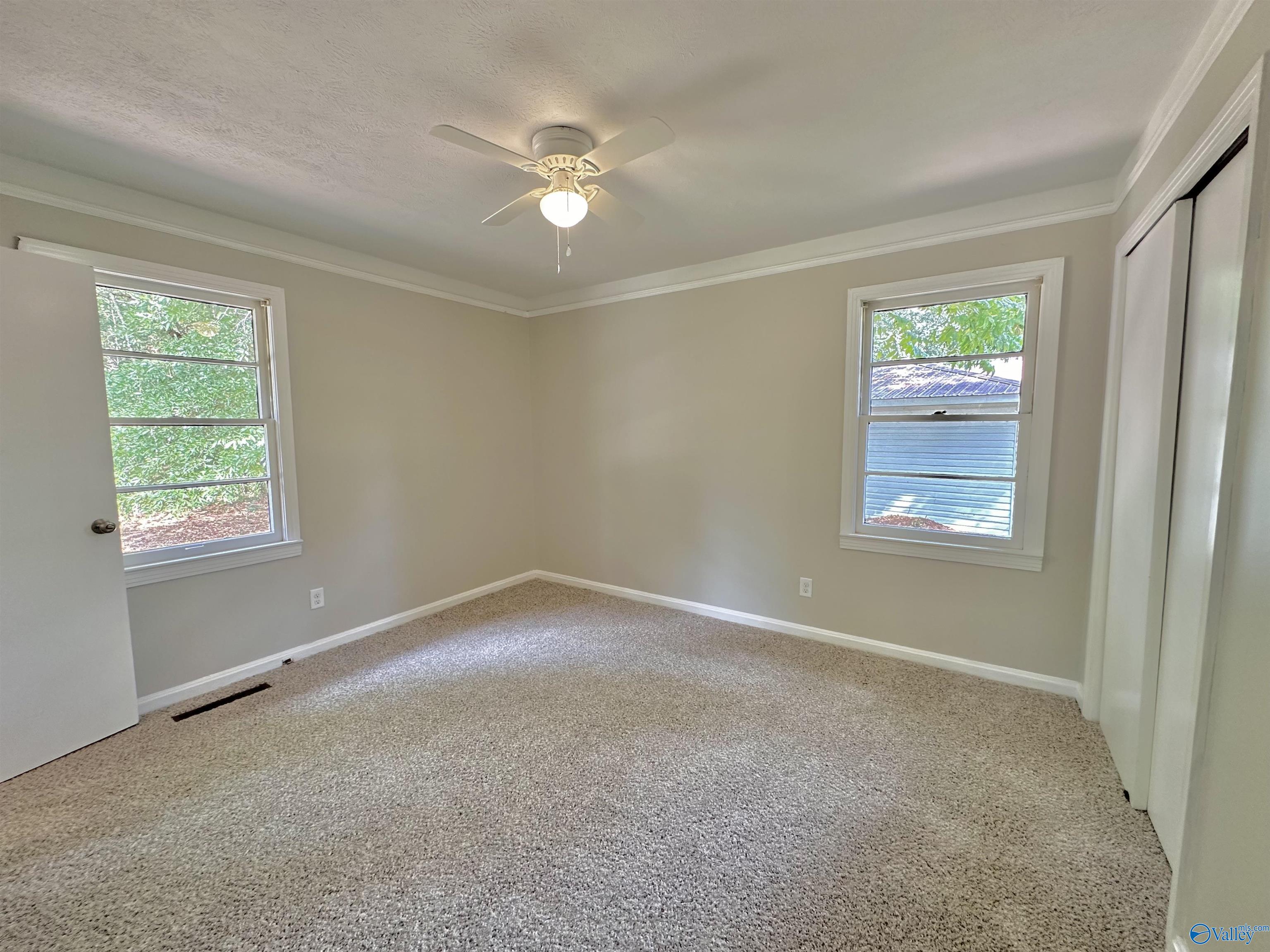 1633 Arrowhead Drive