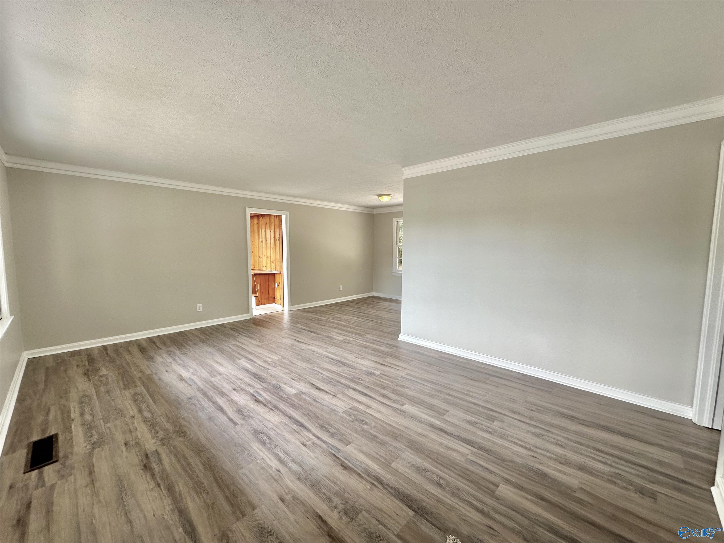 1633 Arrowhead Drive