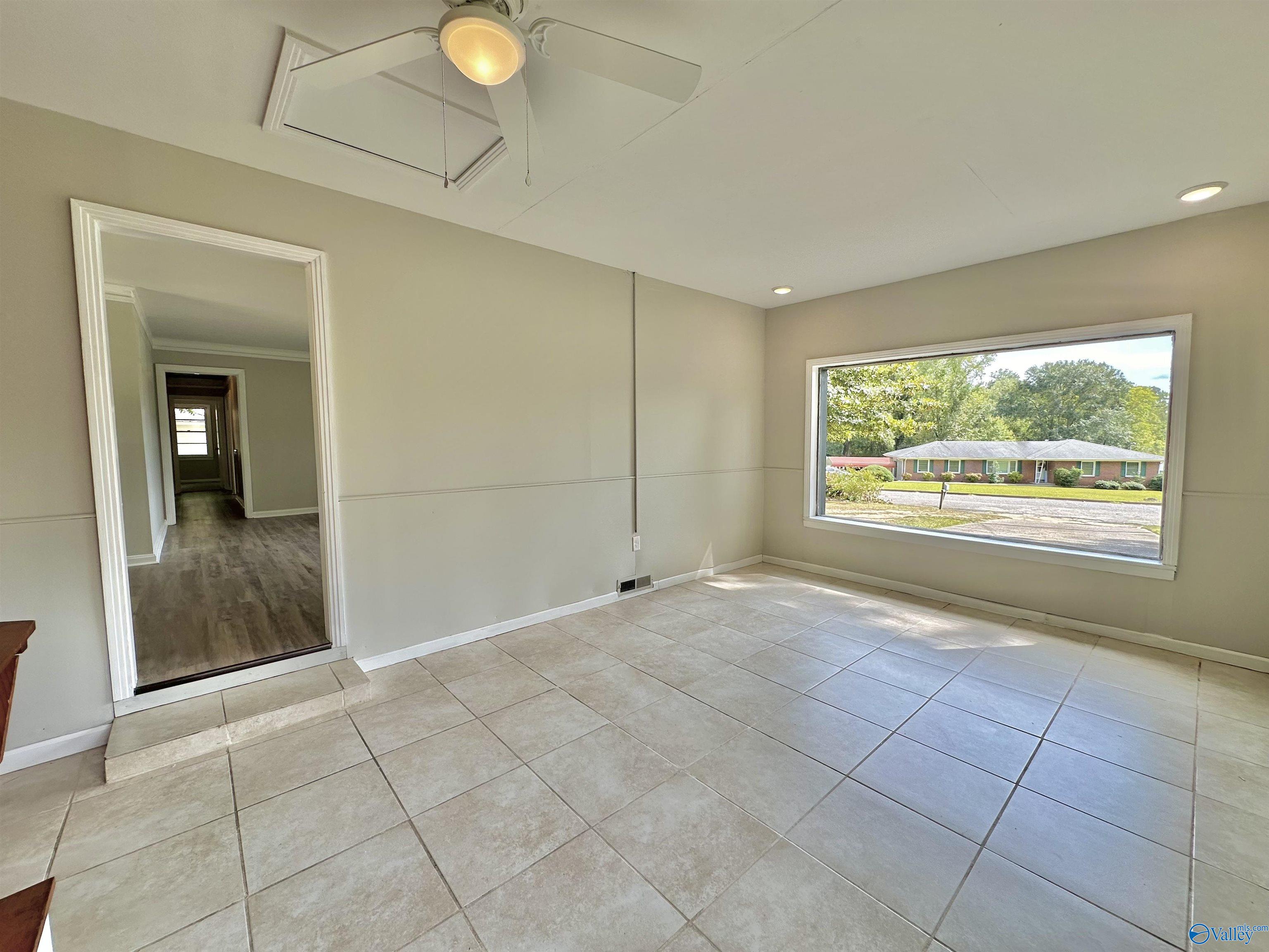 1633 Arrowhead Drive