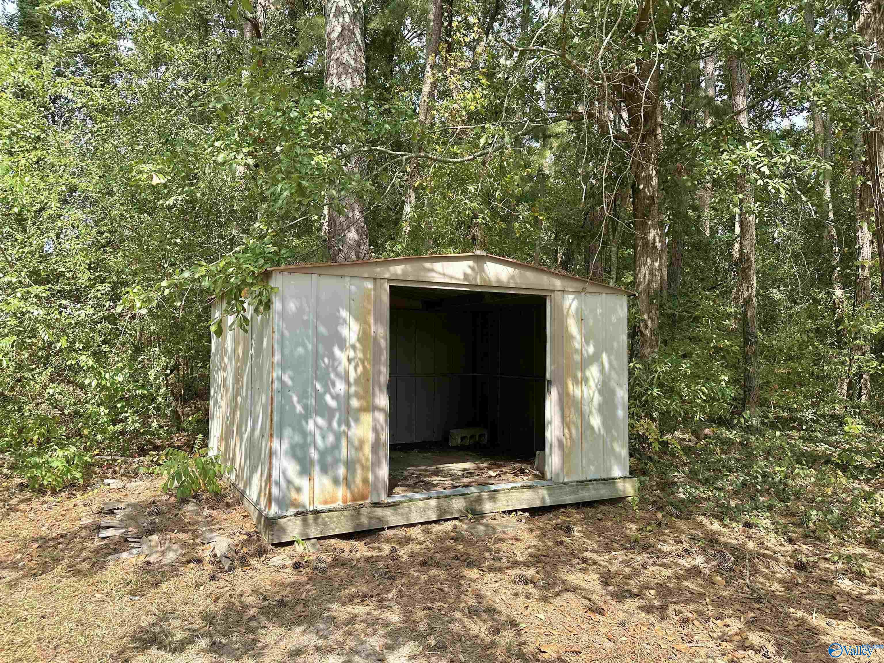 1633 Arrowhead Drive