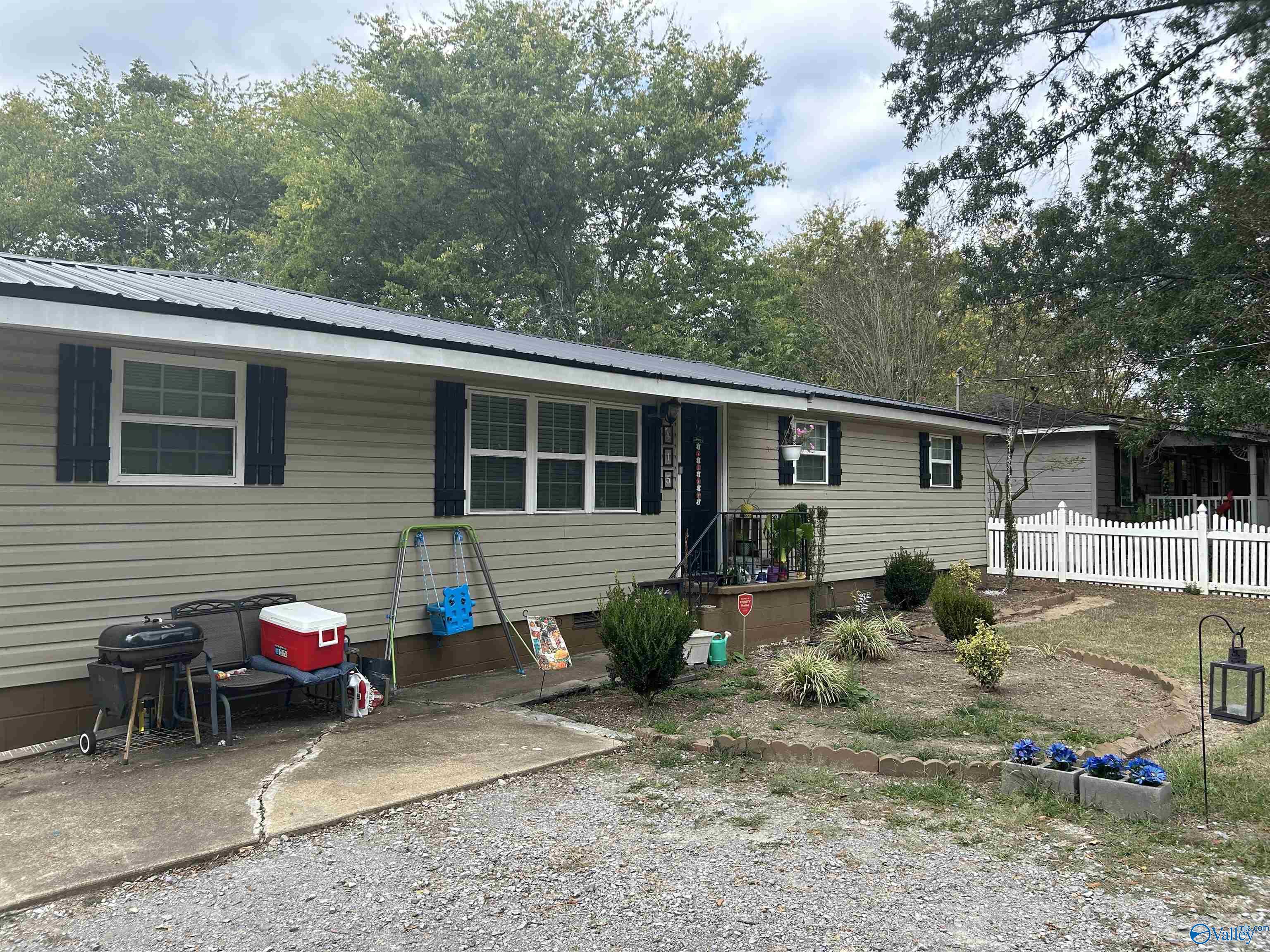 415 SE Stewart Avenue