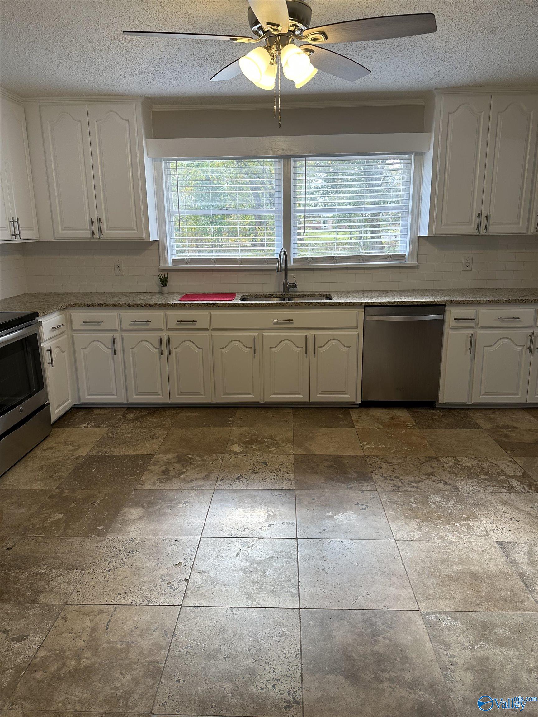 2200 Noccalula Drive