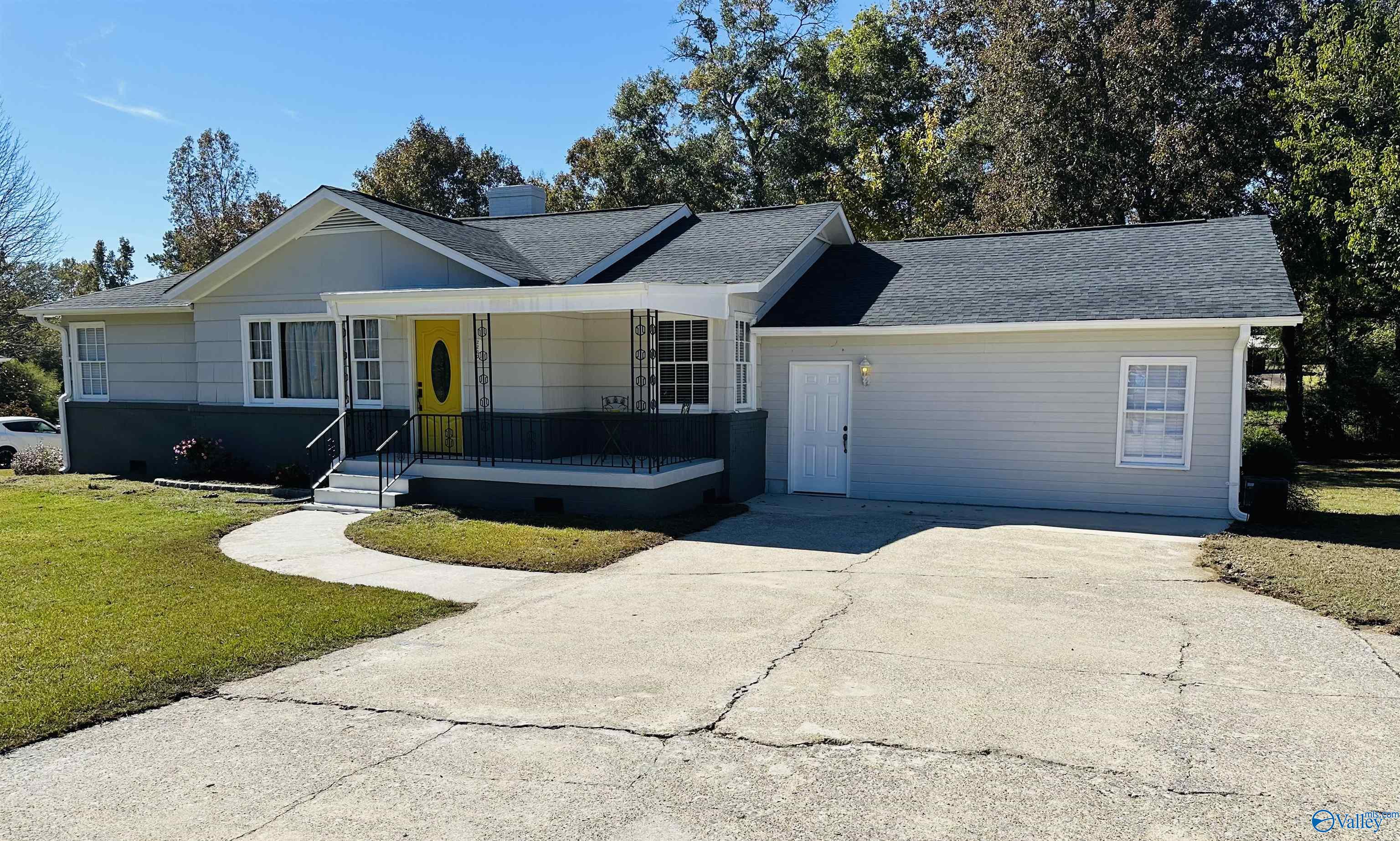 2200 Noccalula Drive