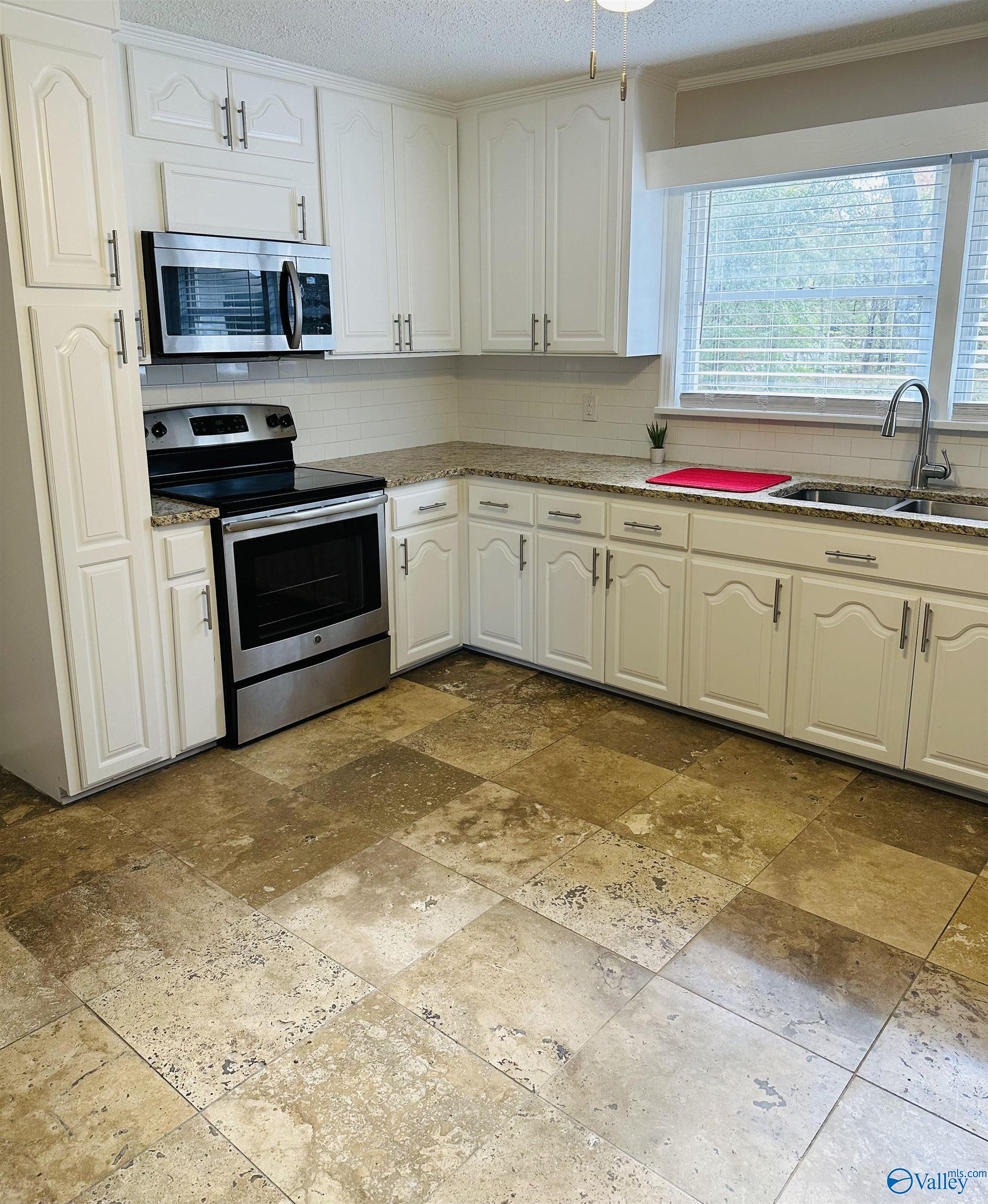 2200 Noccalula Drive