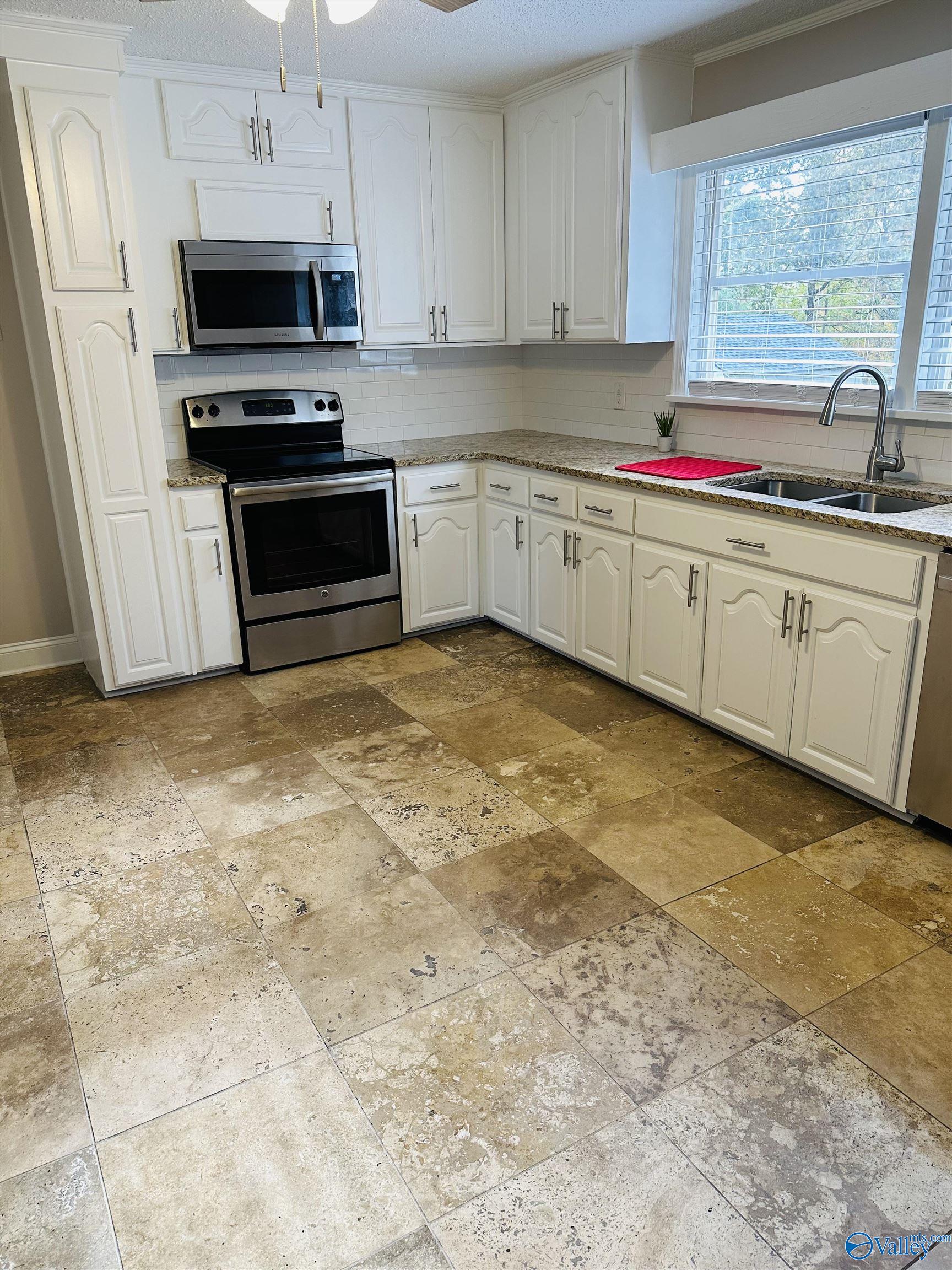 2200 Noccalula Drive