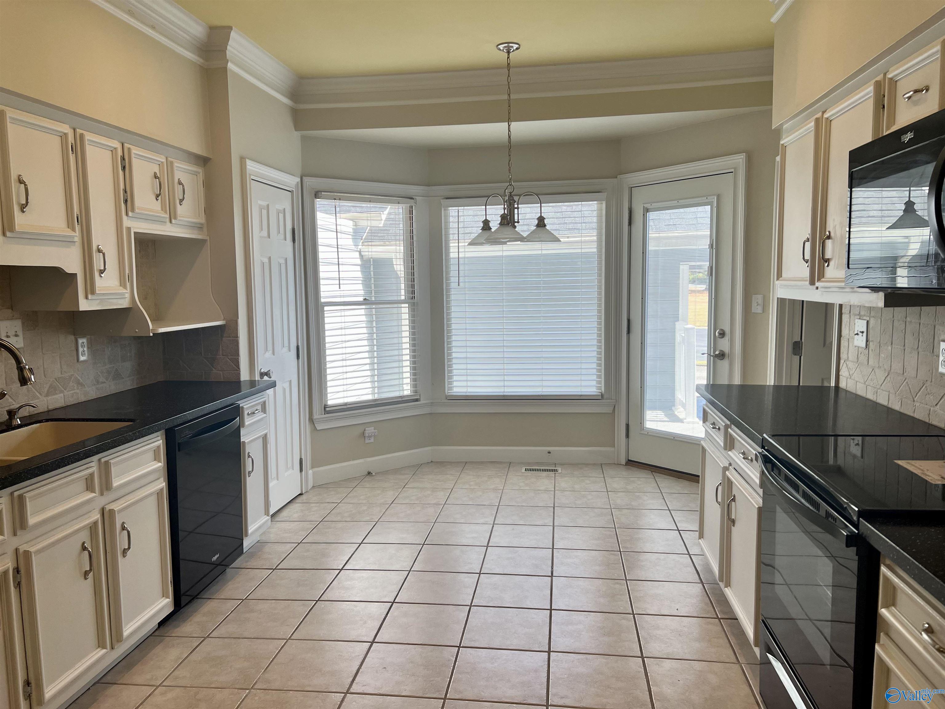 1893 Rainbow Drive # 10