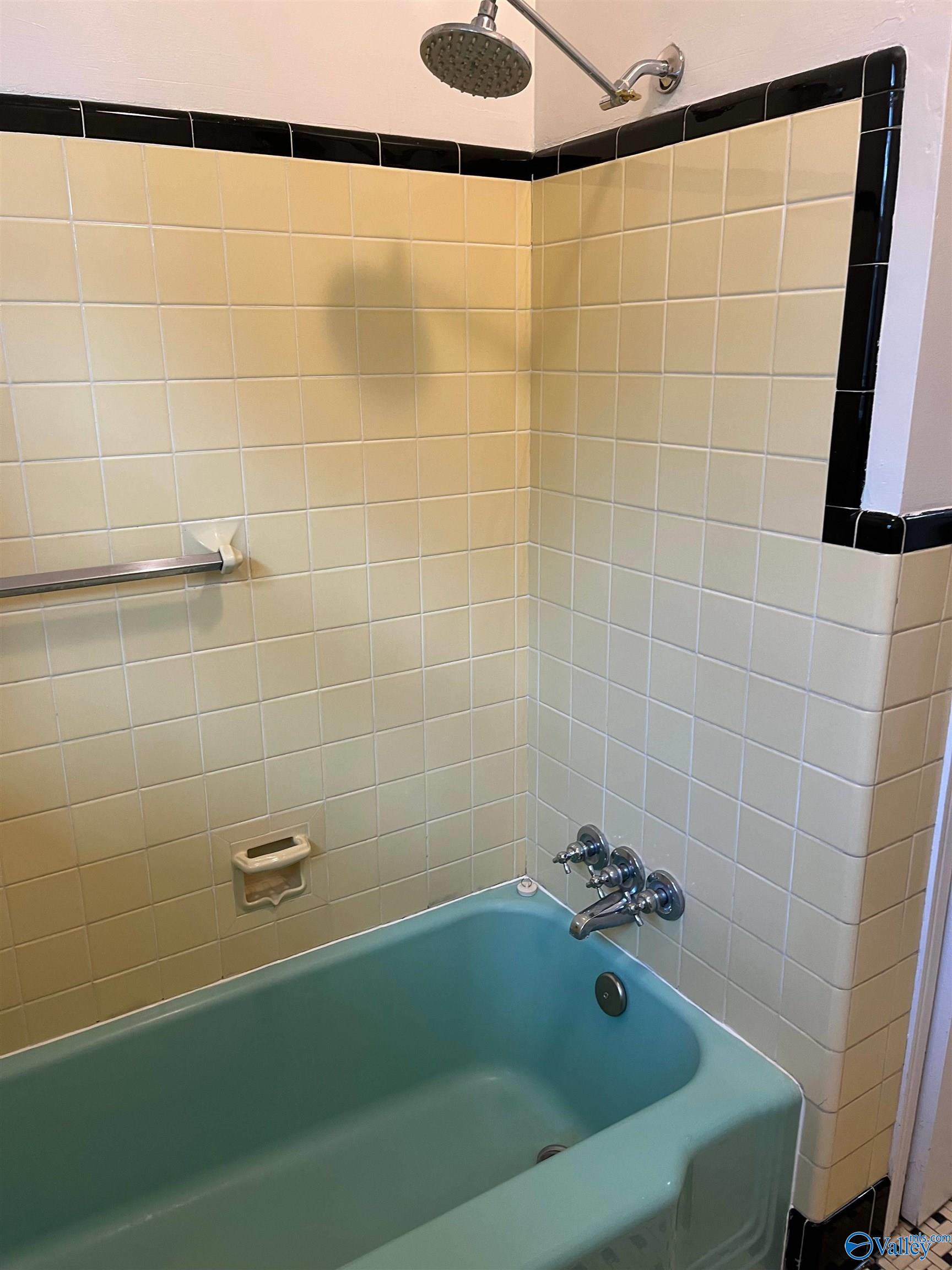 2626 Valleyview Road