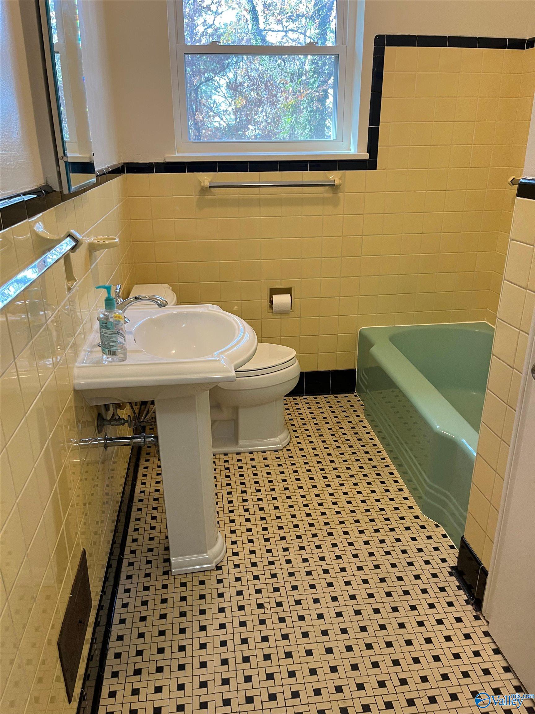 2626 Valleyview Road