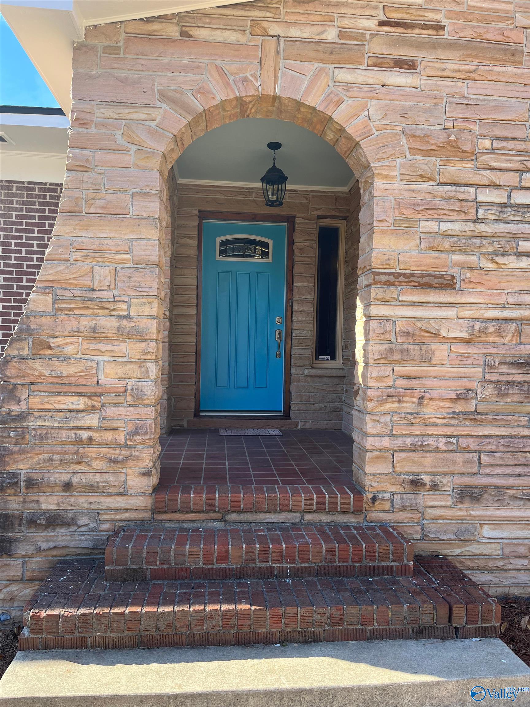 2626 Valleyview Road