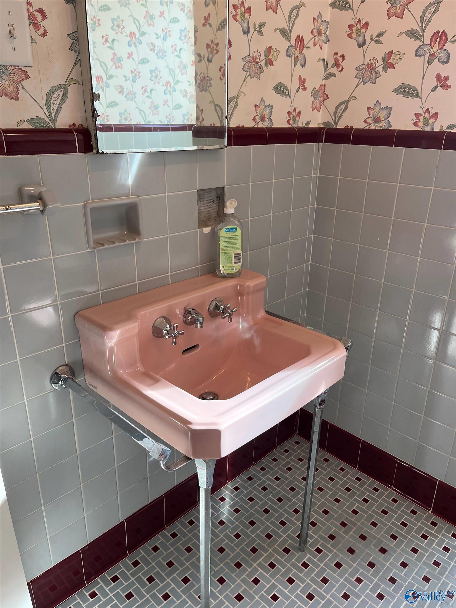 2626 Valleyview Road