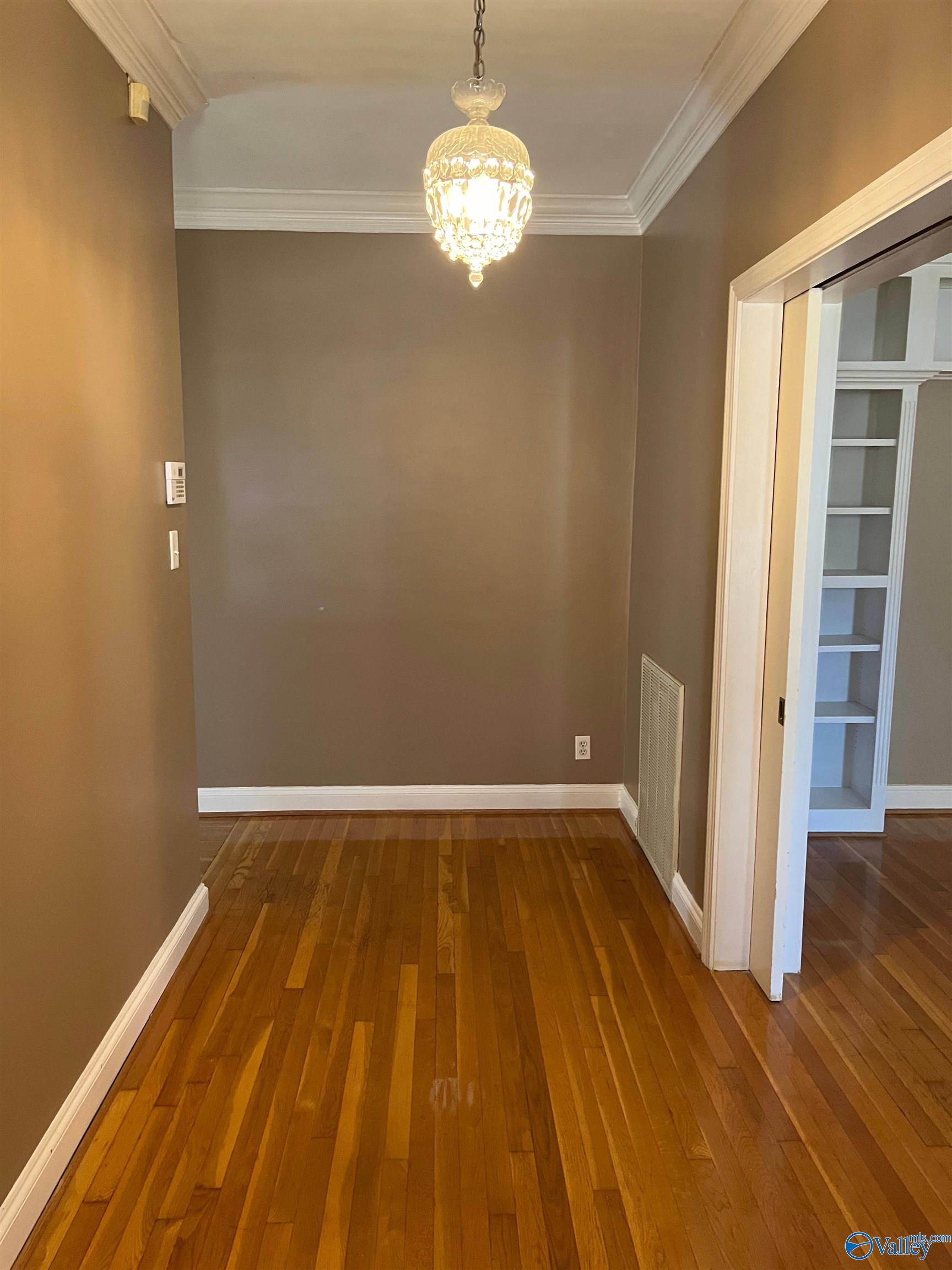 2626 Valleyview Road