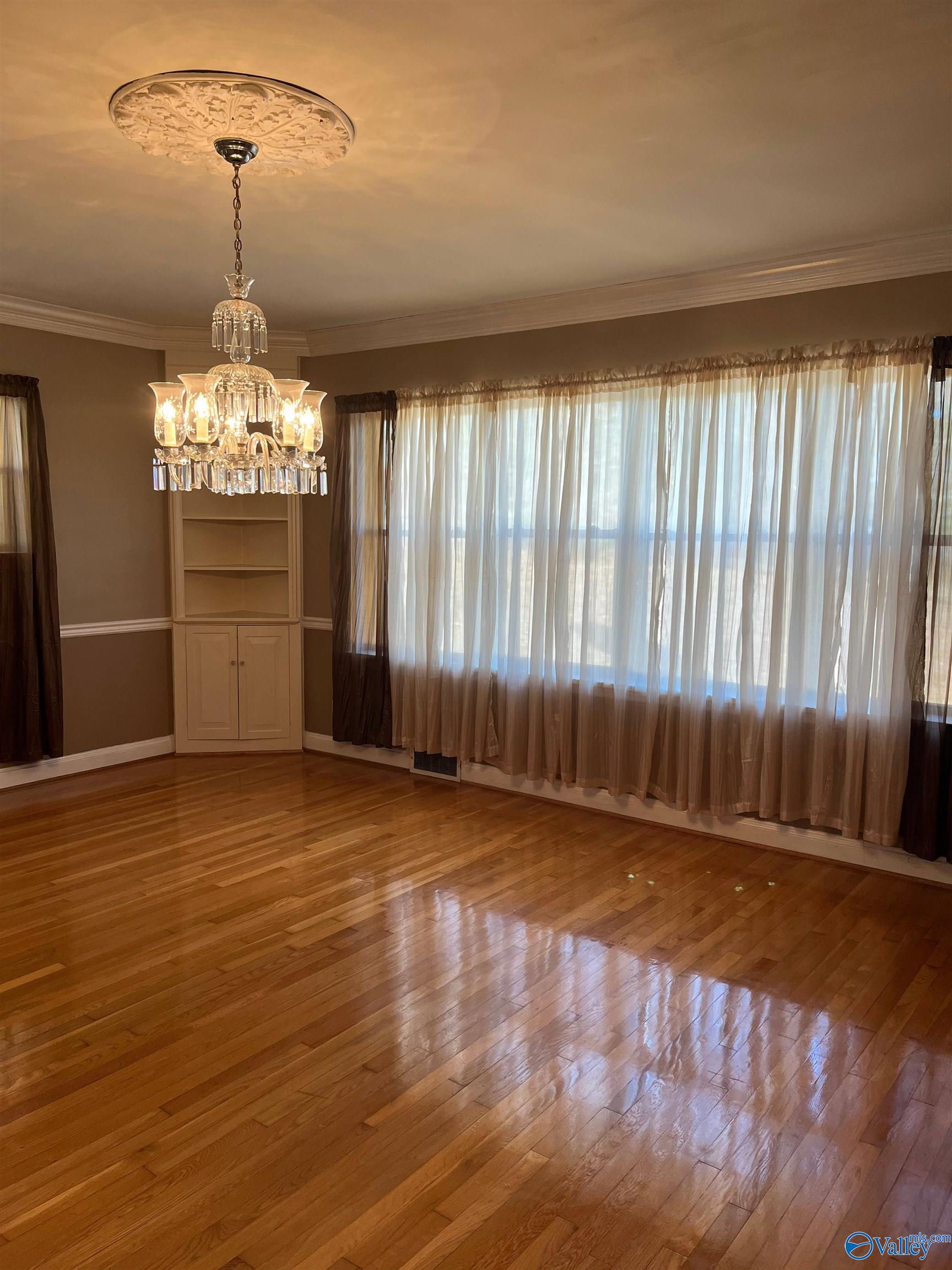 2626 Valleyview Road