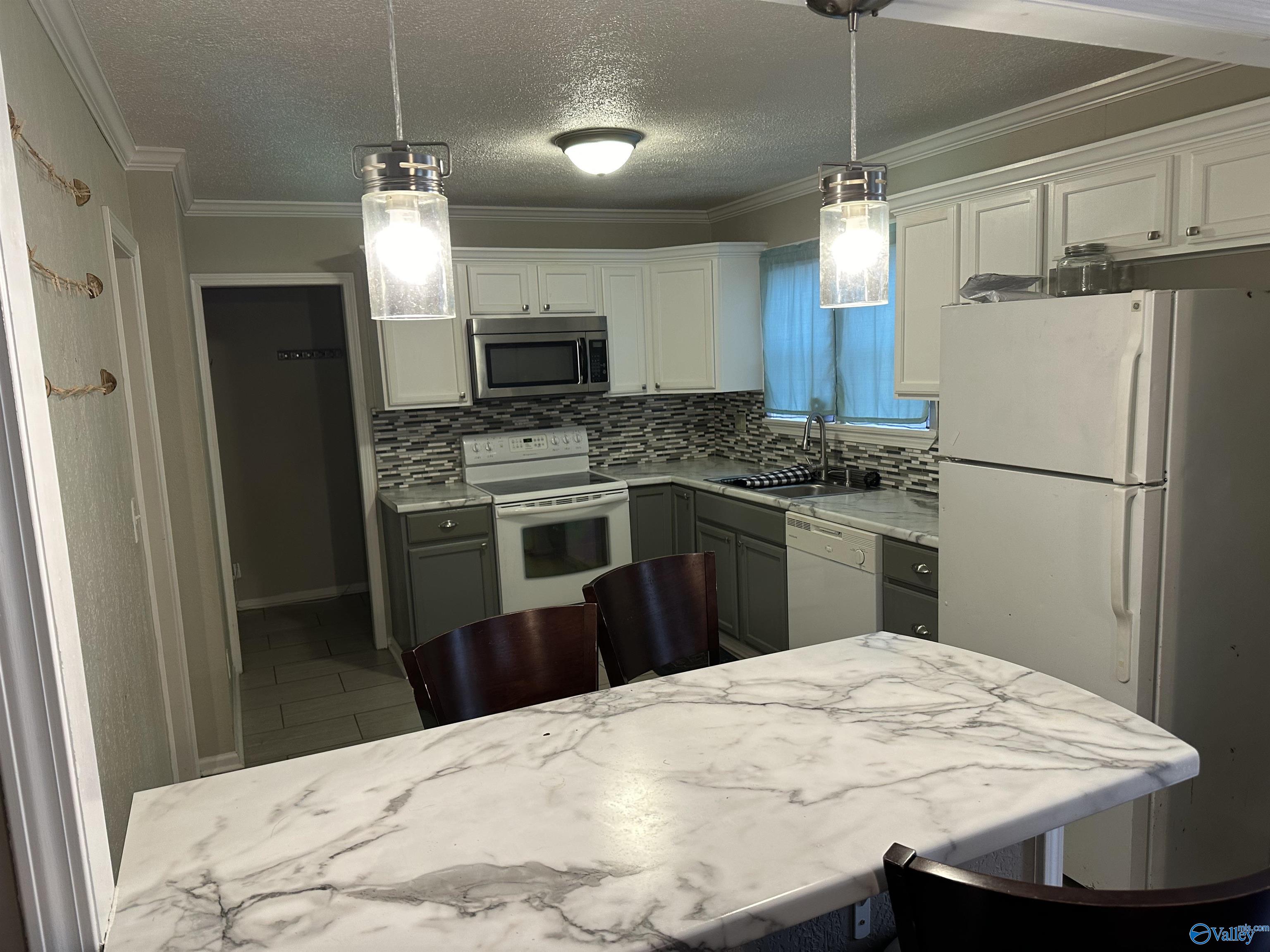 404 N College Street