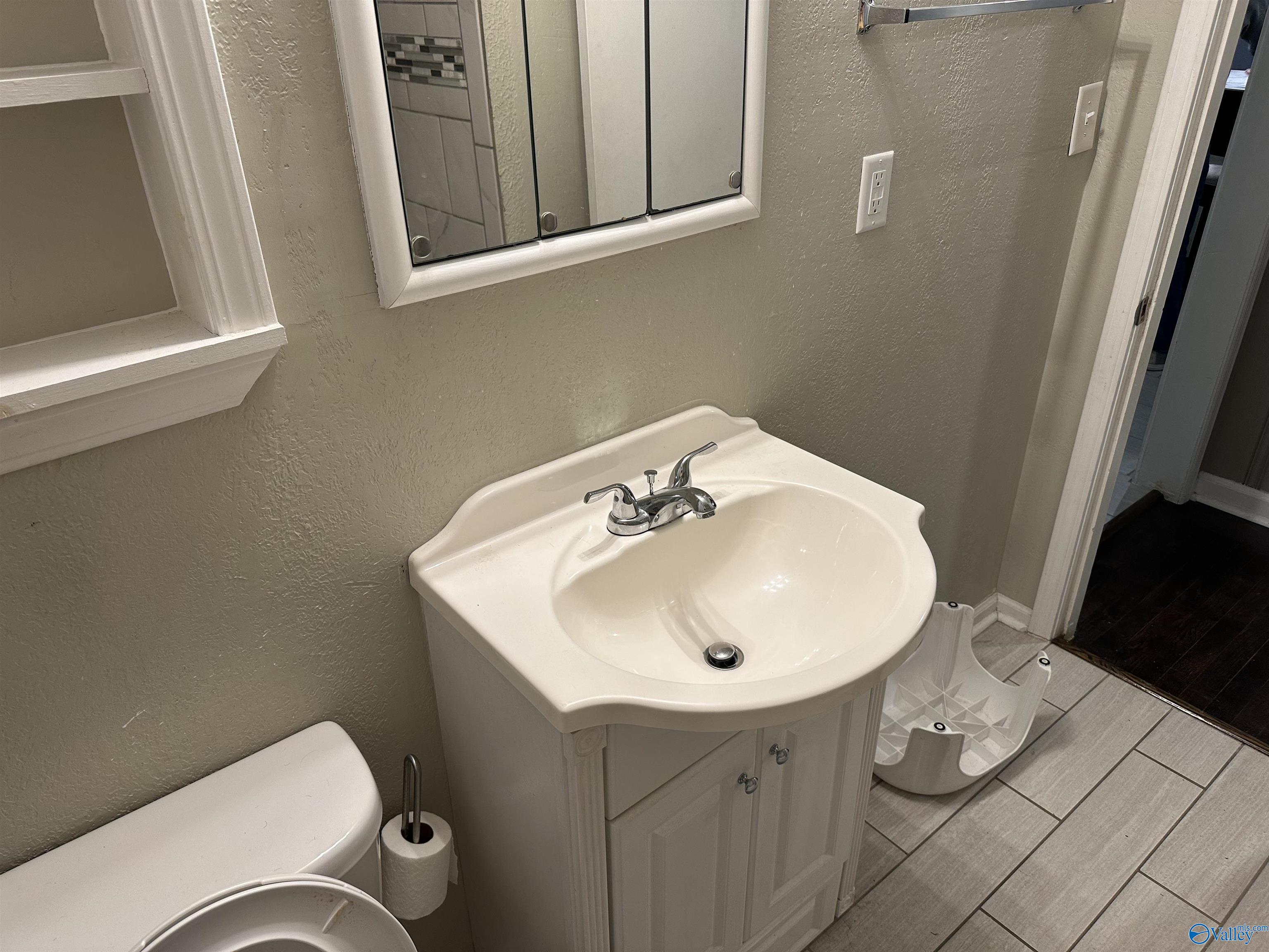 404 N College Street