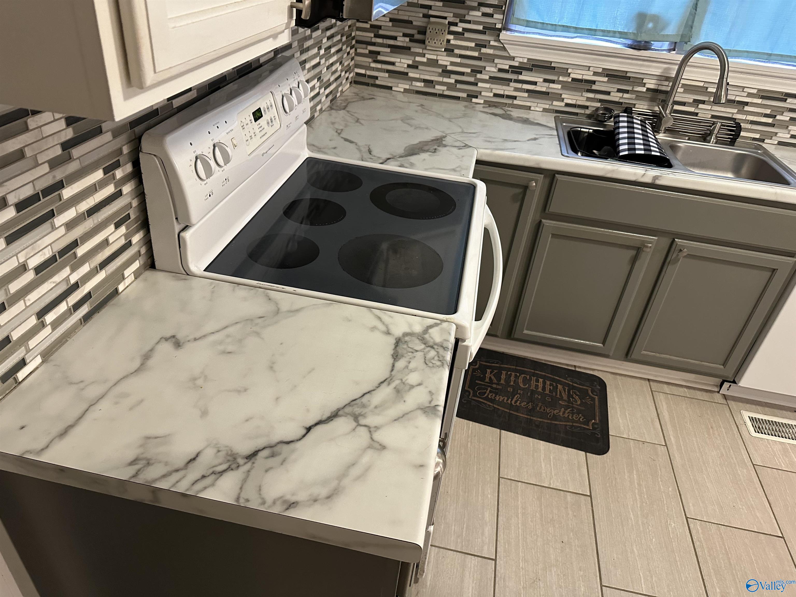 404 N College Street