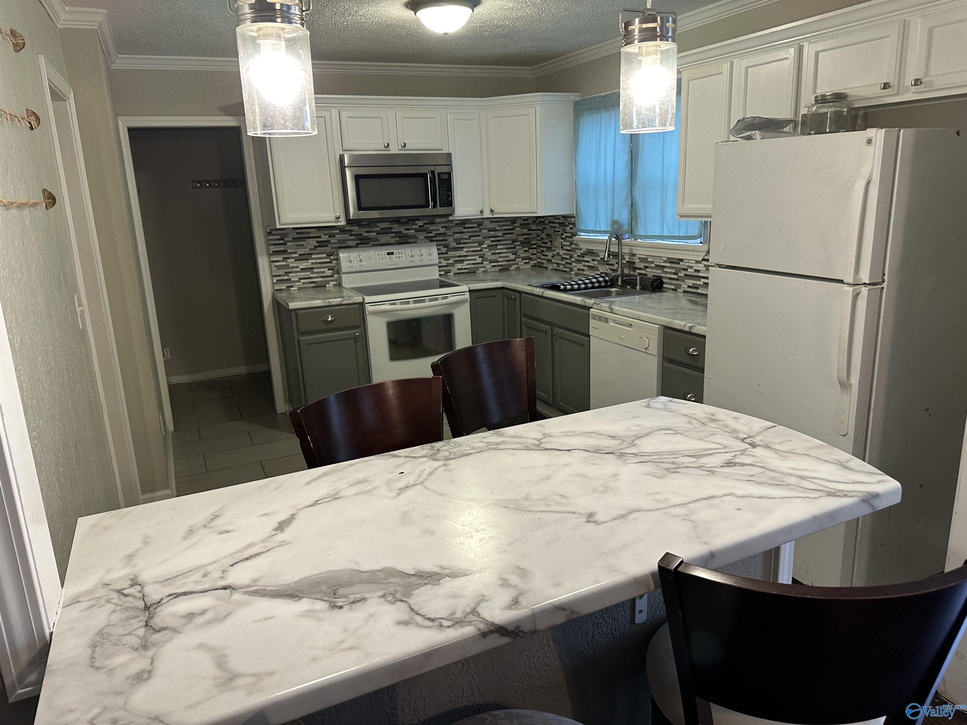 404 N College Street