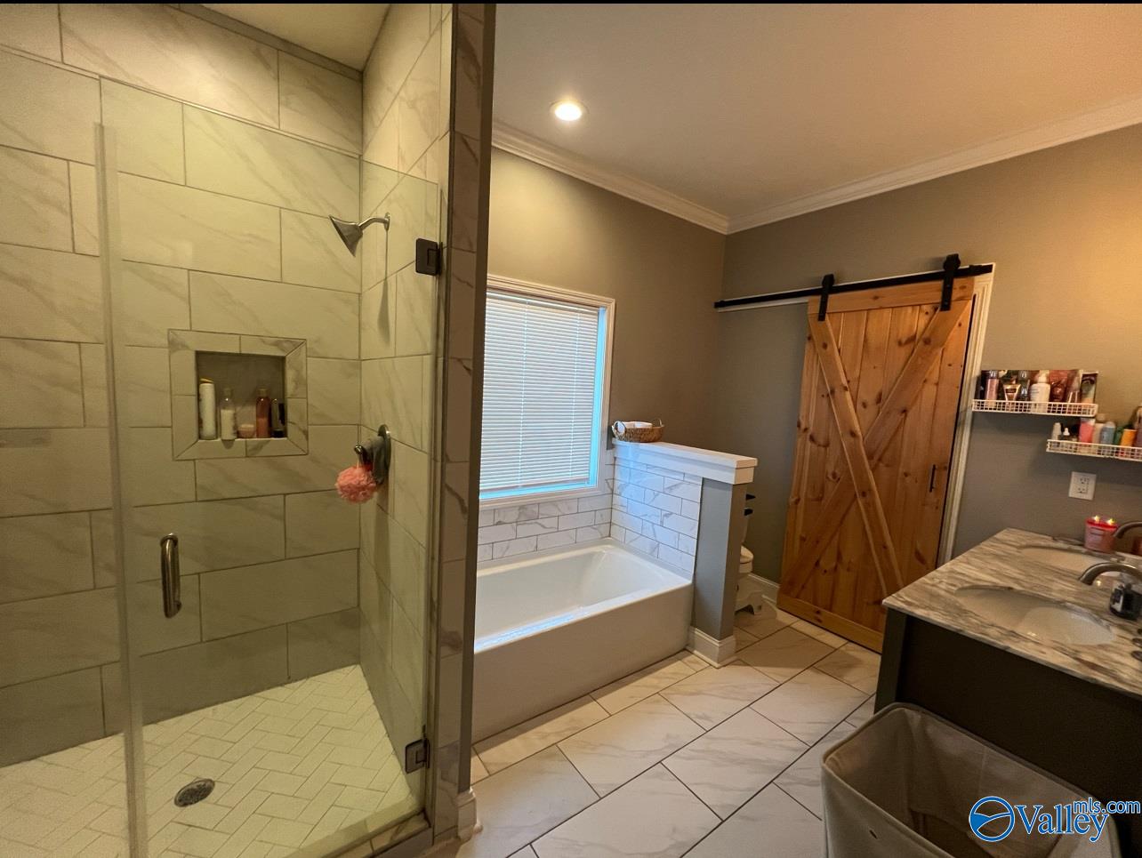 2411 Abernathy Circle S