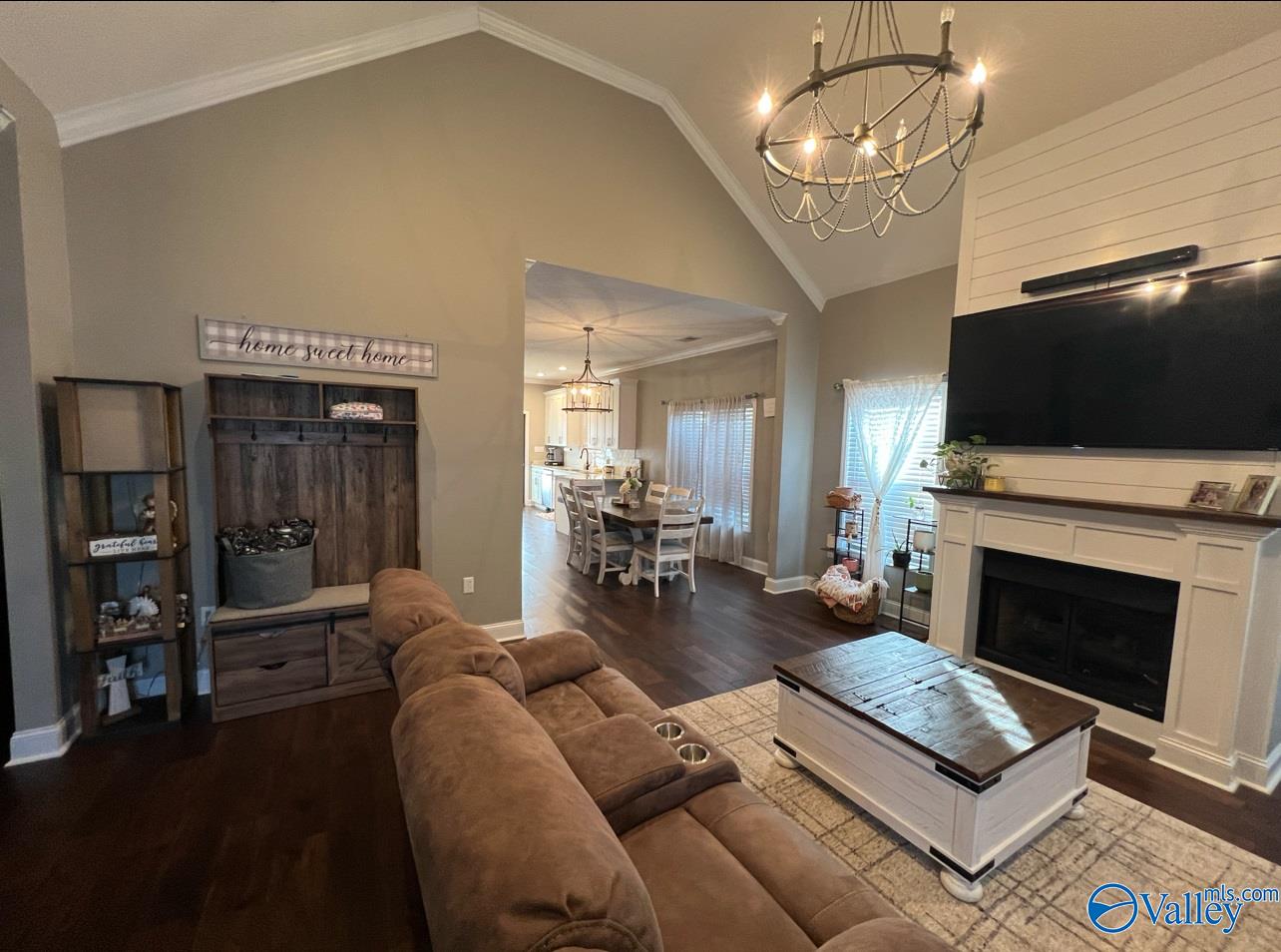 2411 Abernathy Circle S