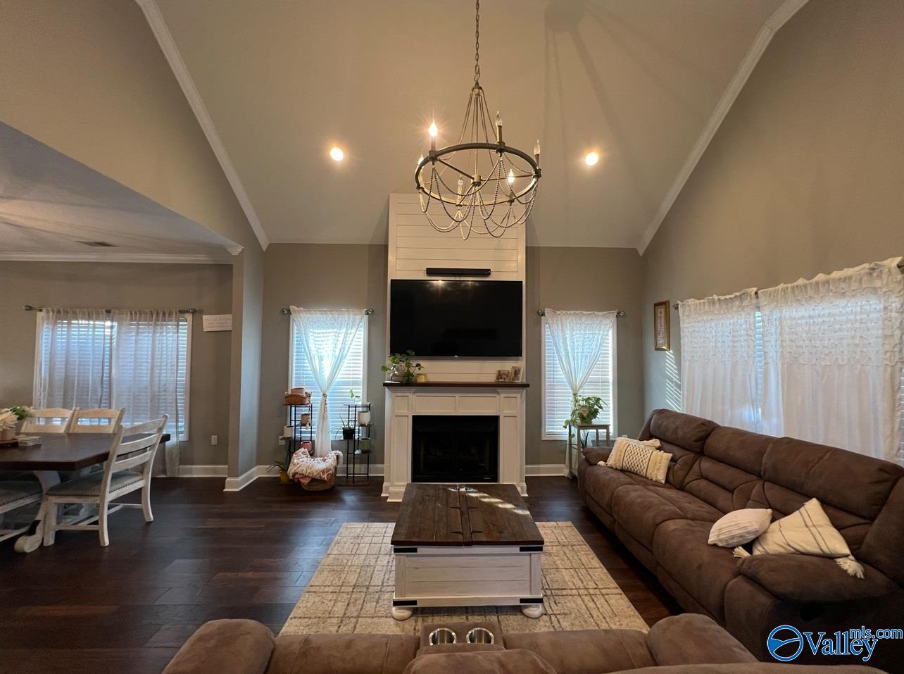 2411 Abernathy Circle S