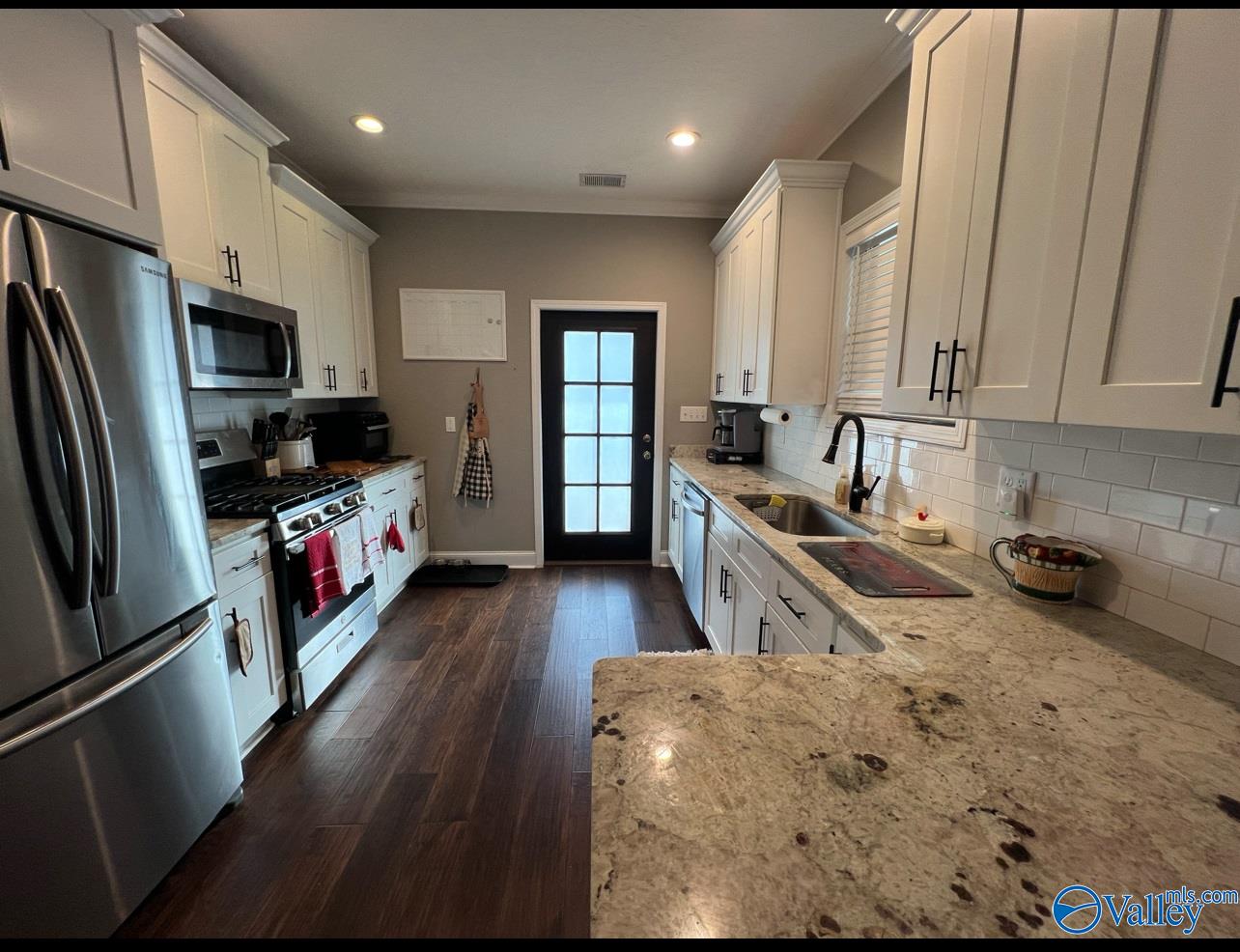 2411 Abernathy Circle S