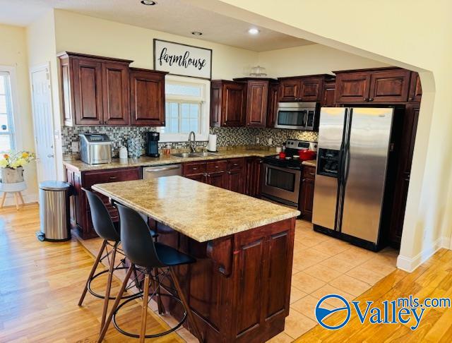 2744 Marguerite Street