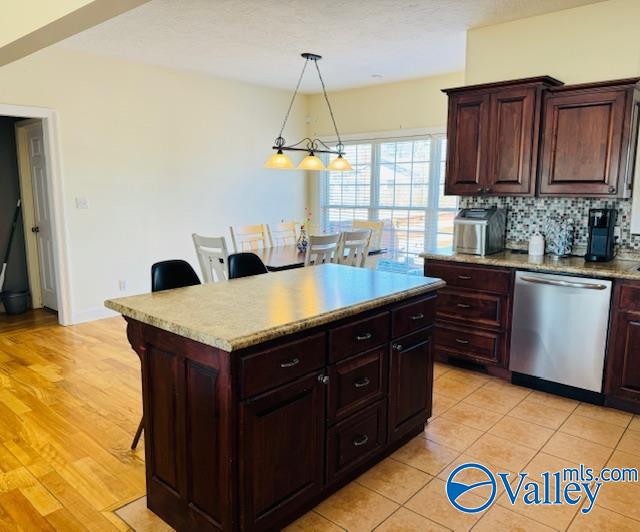 2744 Marguerite Street