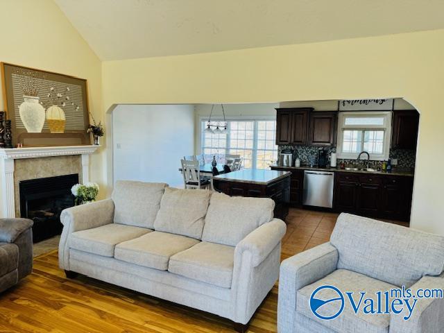 2744 Marguerite Street