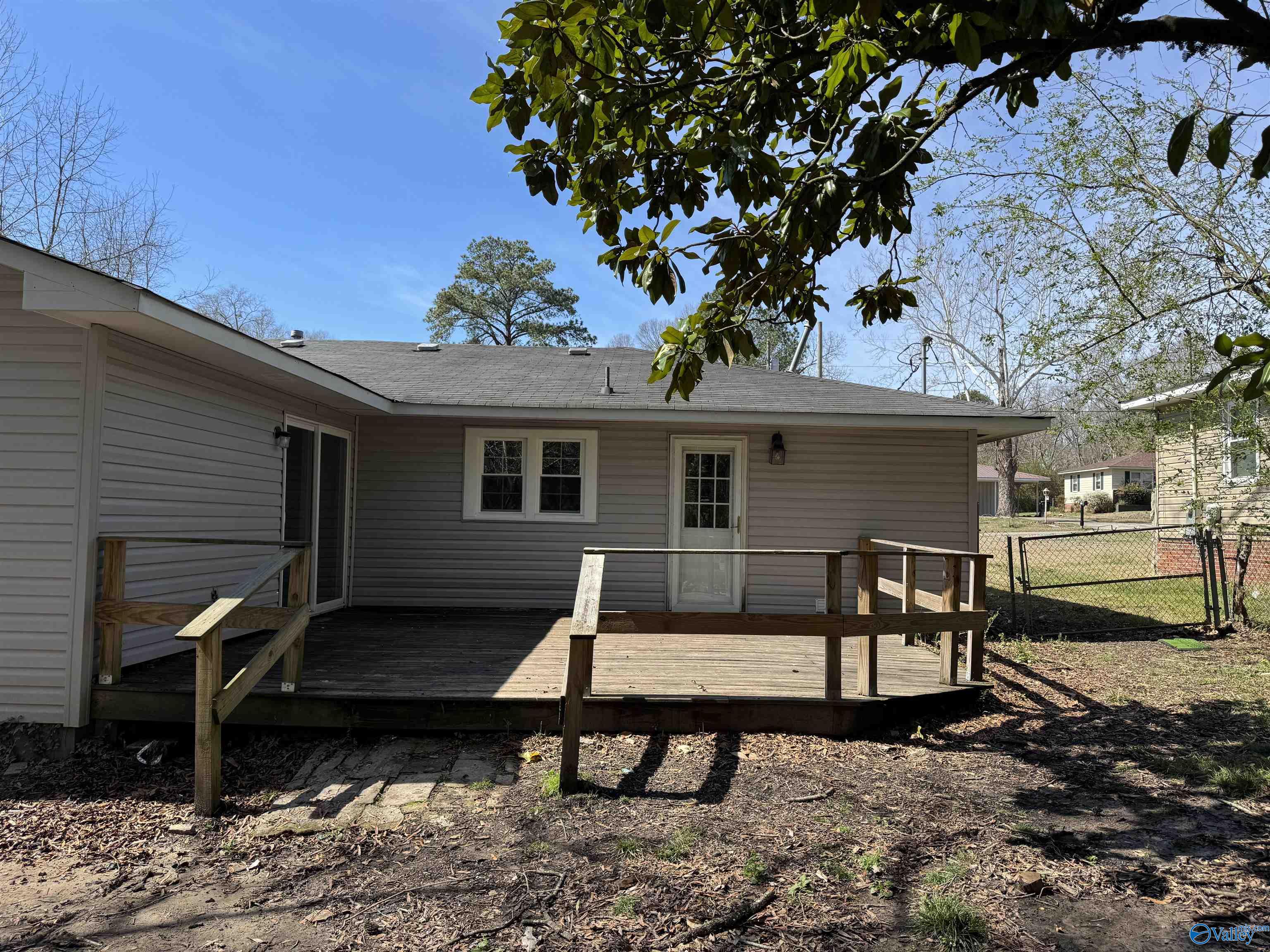 1632 Arrowhead Drive