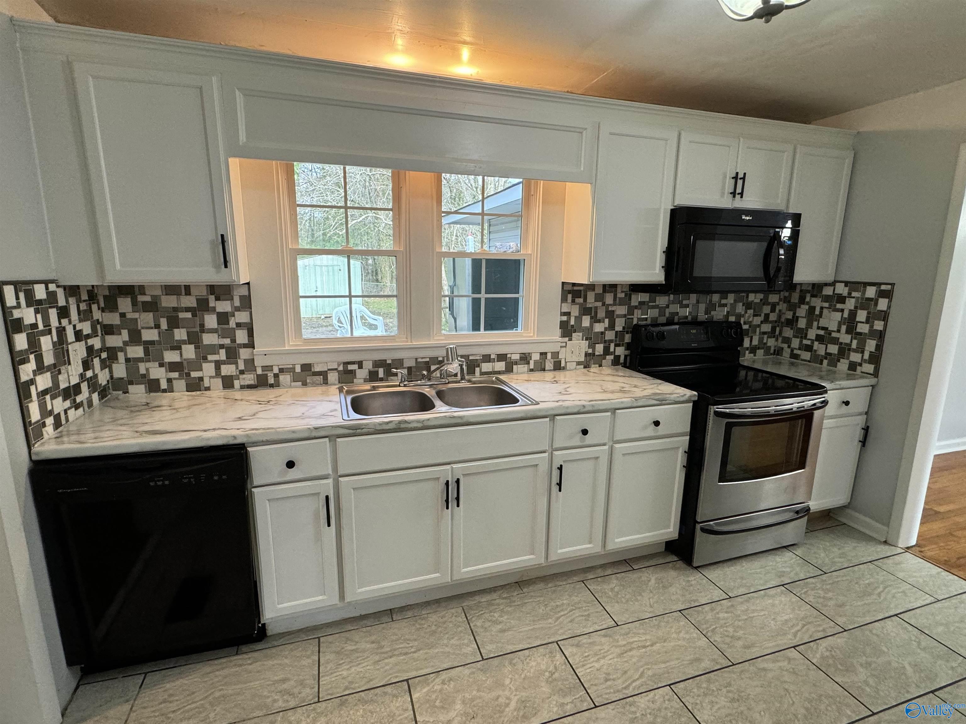 1632 Arrowhead Drive